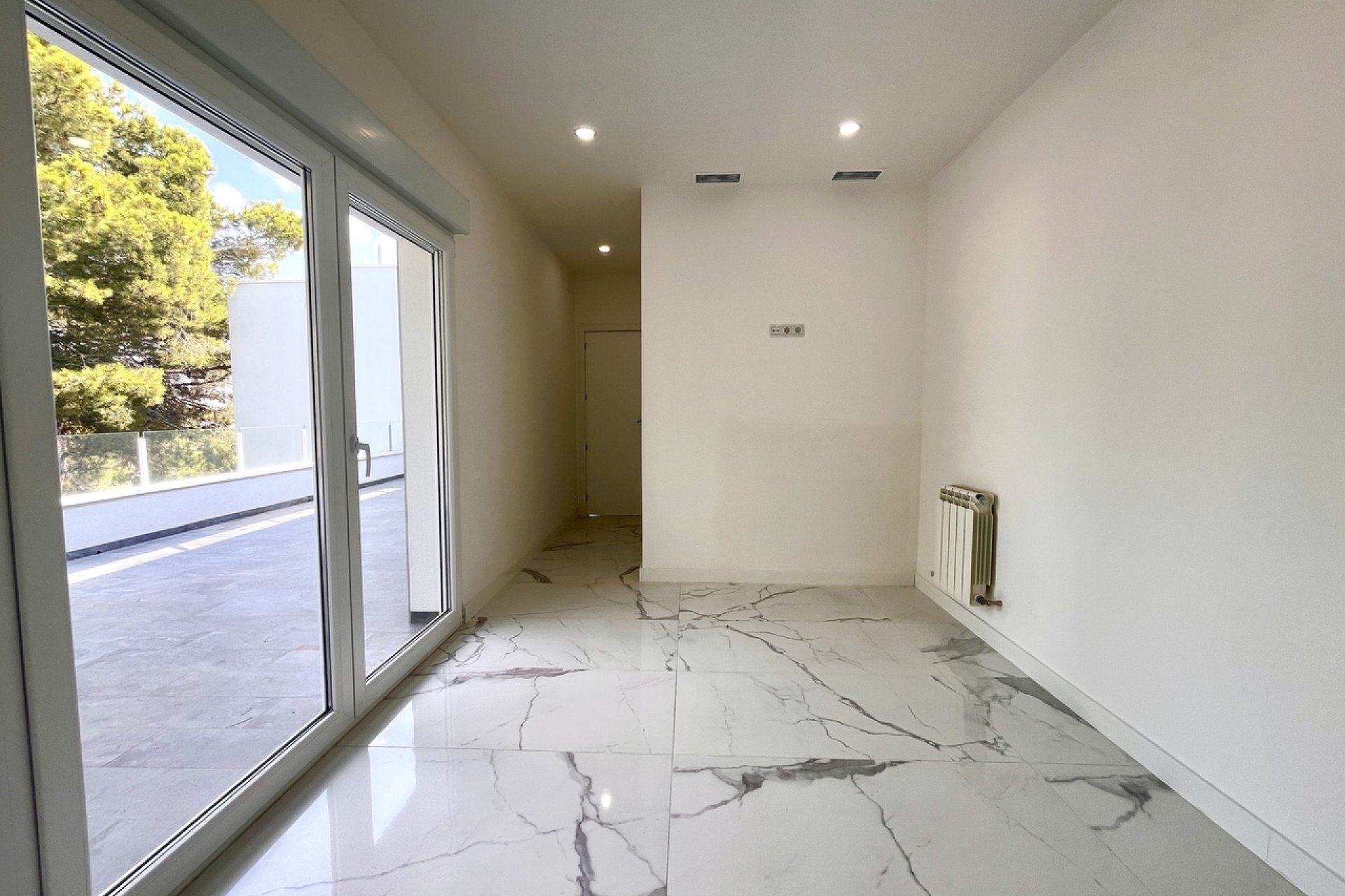 Villa de lujo con vistas al mar y piscina privada en Torrevieja