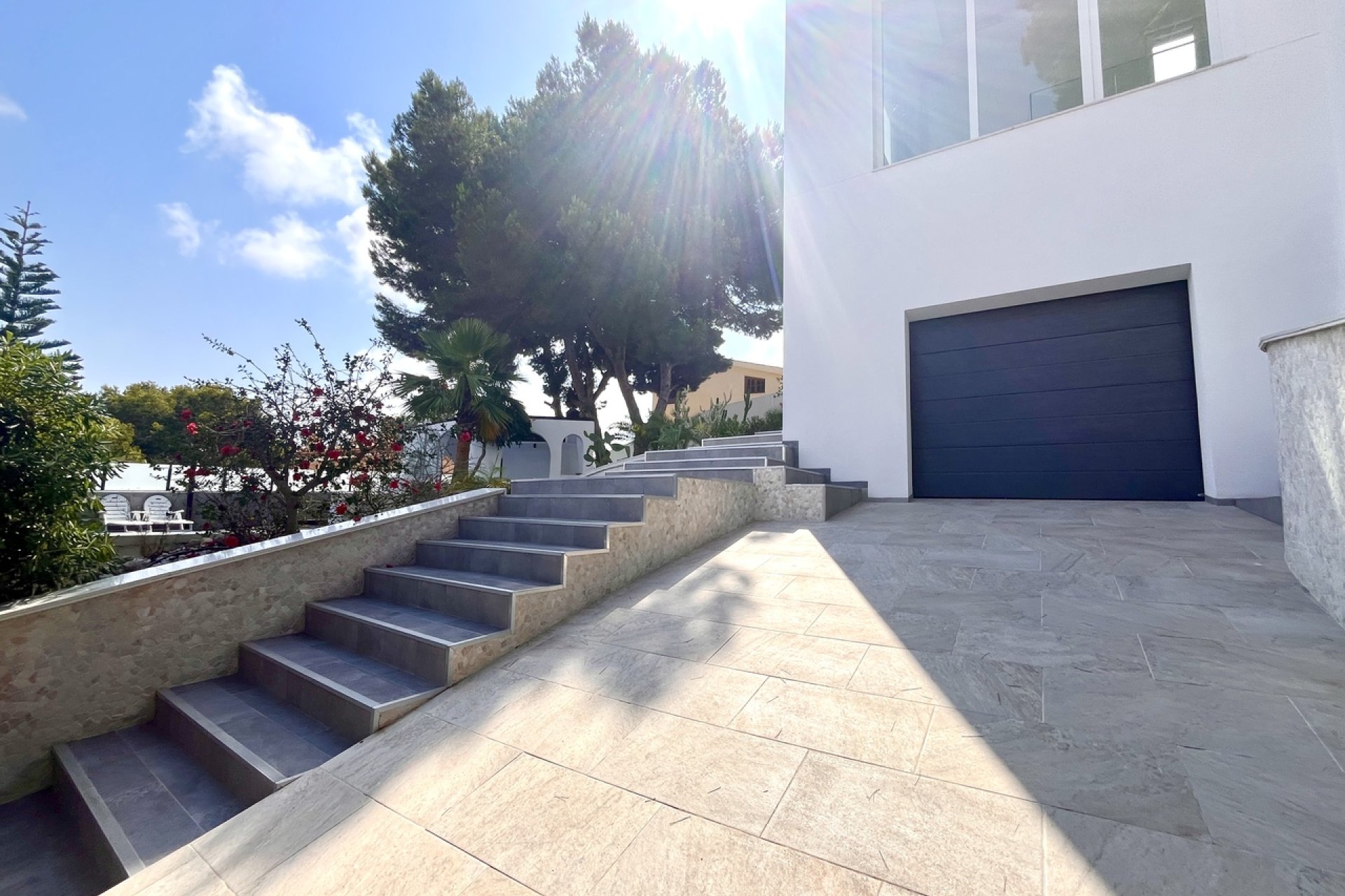 Villa de lujo con vistas al mar y piscina privada en Torrevieja