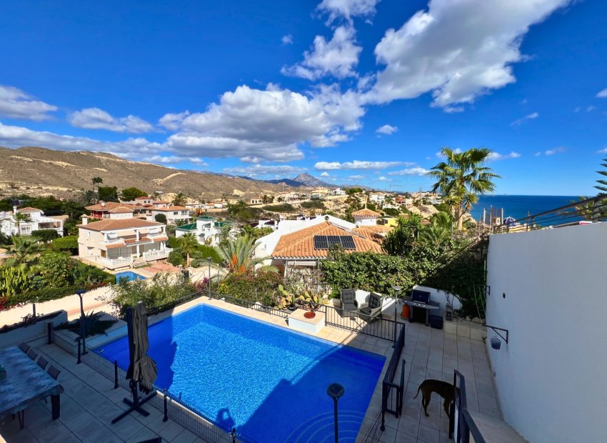 Villa de lujo con vistas panorámicas al mar y total privacidad en El Campello, Costa Blanca﻿