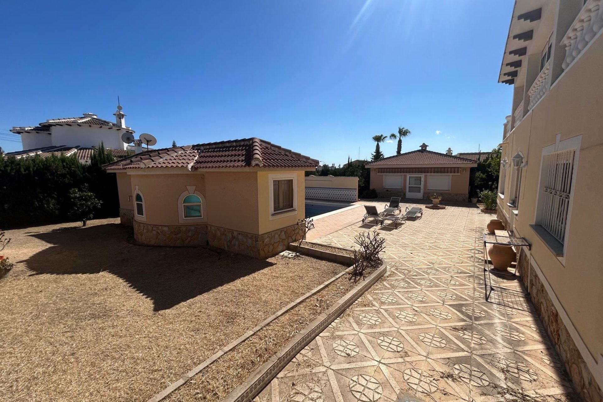 Villa de lujo de 6 dormitorios con casa de invitados y piscina privada en Ciudad Quesada