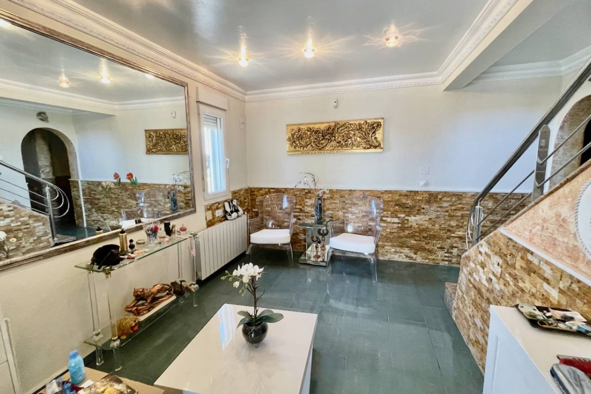 Villa de lujo de 6 dormitorios con piscina privada y vistas panorámicas en Guardamar