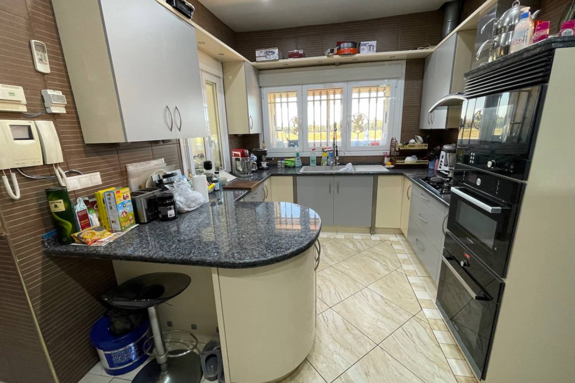 Villa de lujo de 6 dormitorios con piscina privada y vistas panorámicas en Guardamar