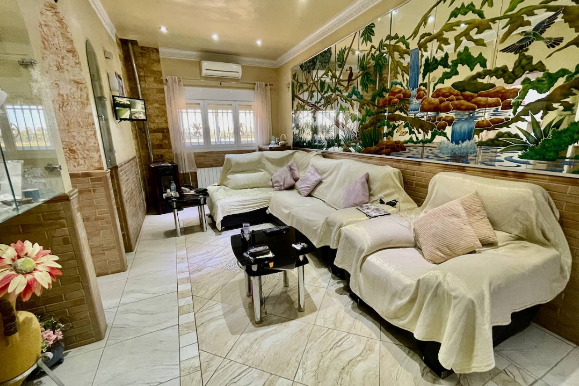 Villa de lujo de 6 dormitorios con piscina privada y vistas panorámicas en Guardamar