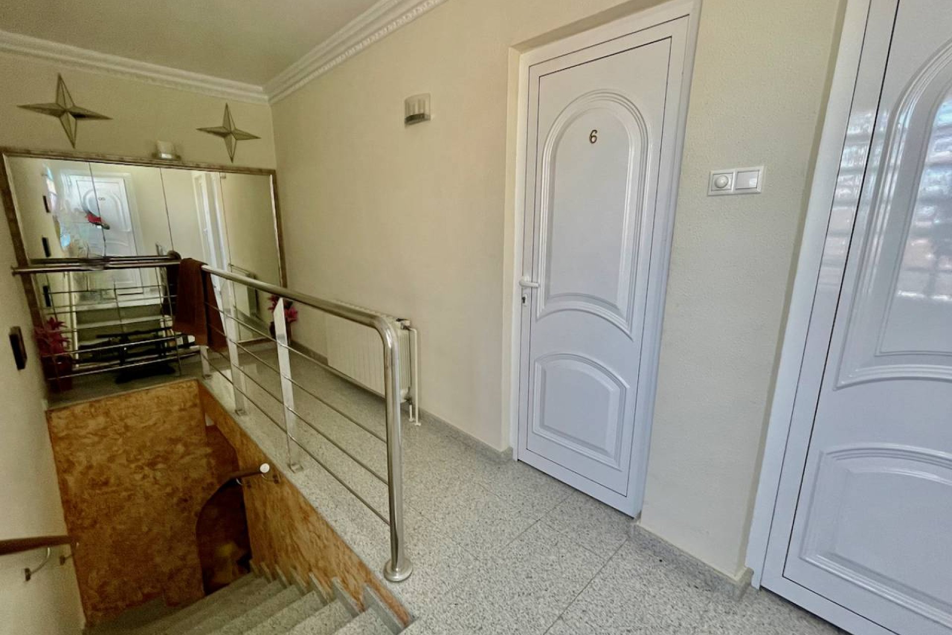 Villa de lujo de 6 dormitorios con piscina privada y vistas panorámicas en Guardamar