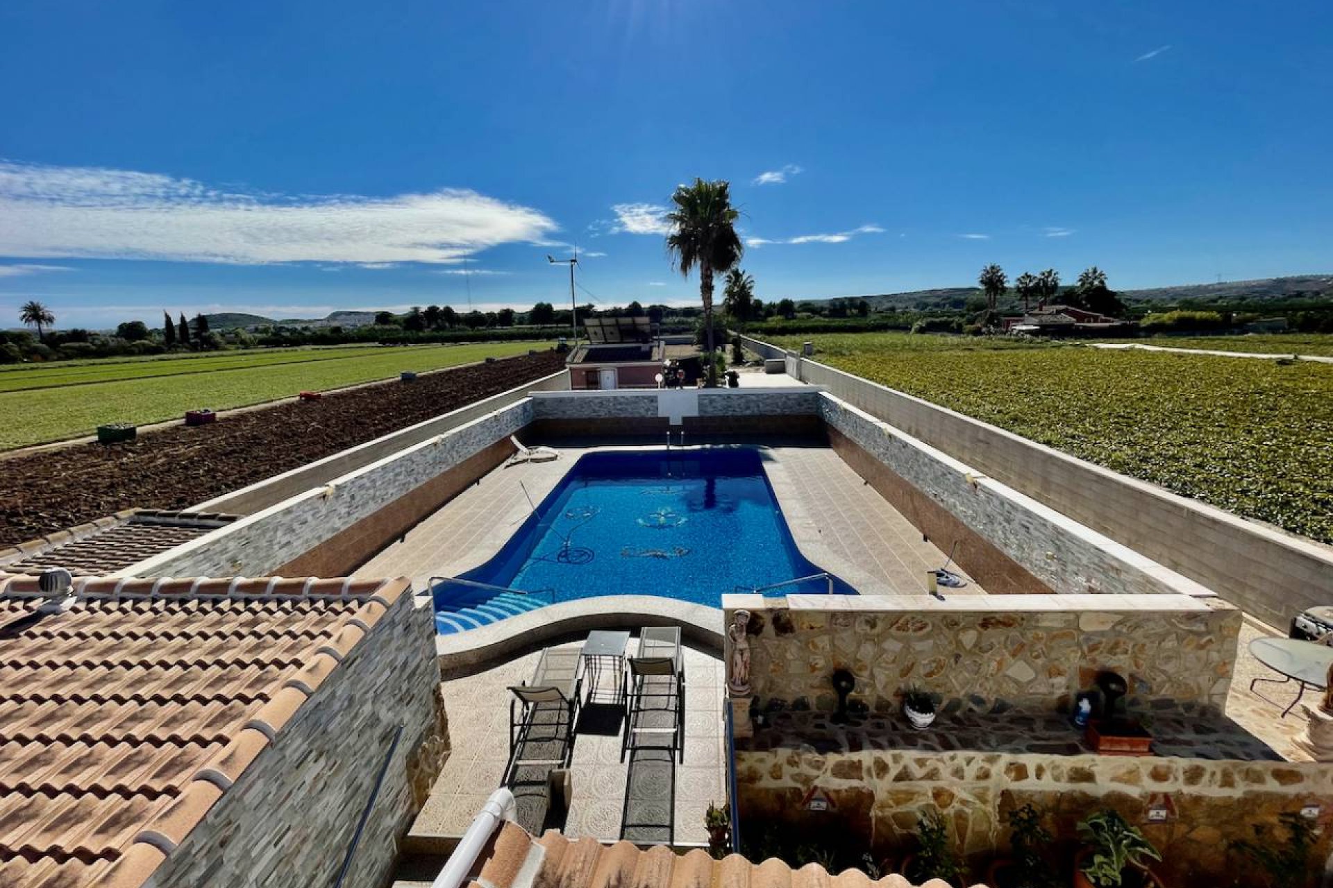 Villa de lujo de 6 dormitorios con piscina privada y vistas panorámicas en Guardamar