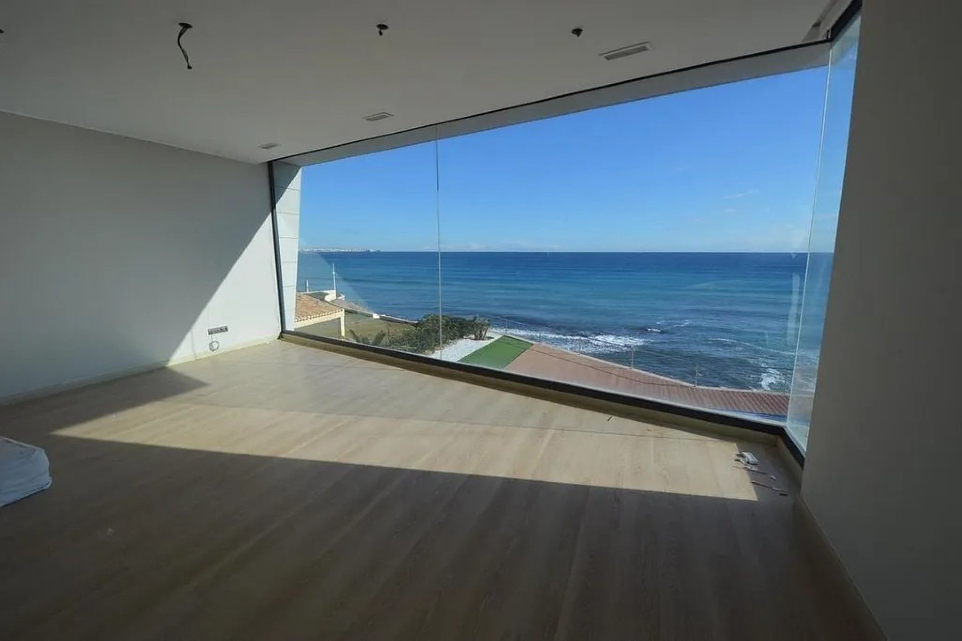 Villa de lujo de 6 dormitorios con vistas al mar y piscina privada en Orihuela Costa