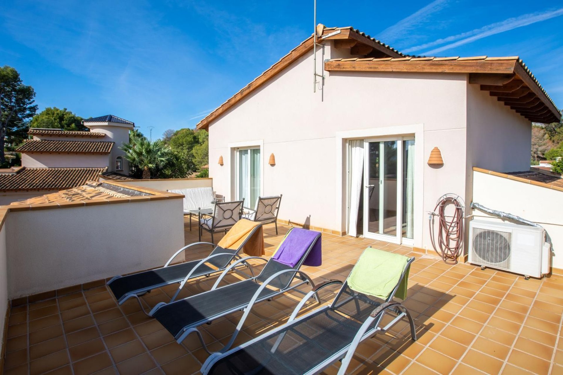 Villa de lujo de 7 dormitorios con piscina privada y vistas al mar en Alfaz del Pi