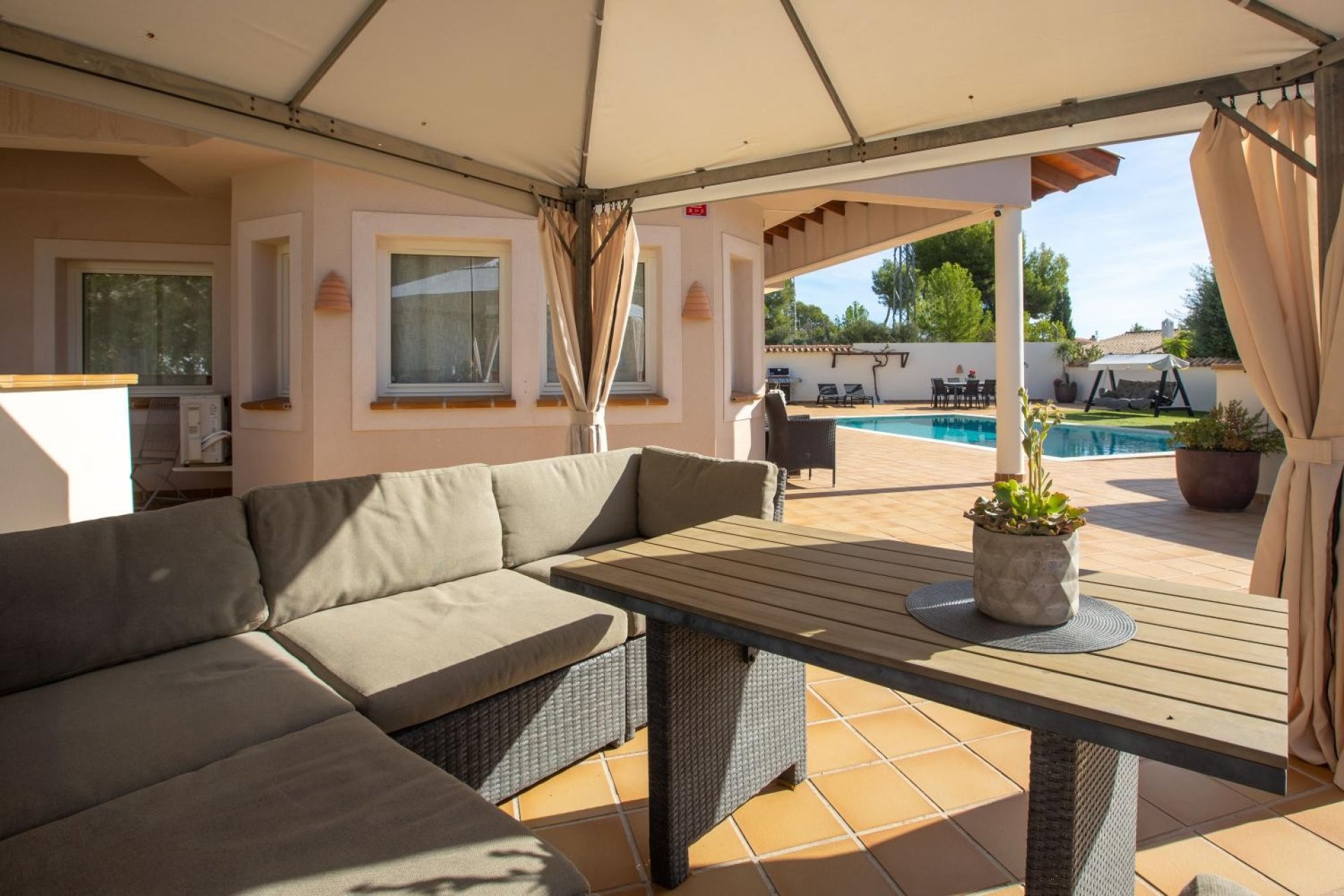 Villa de lujo de 7 dormitorios con piscina privada y vistas al mar en Alfaz del Pi