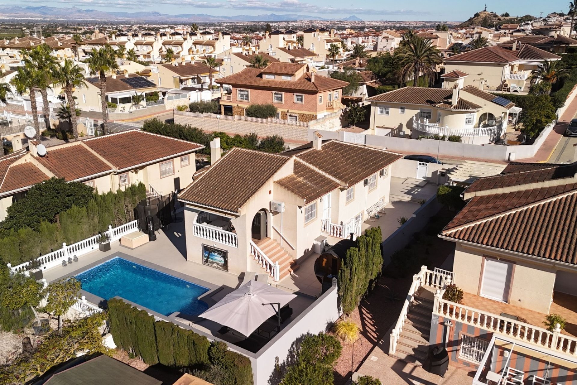 Villa de Lujo en Benijófar - Comprar casa Costa Blanca