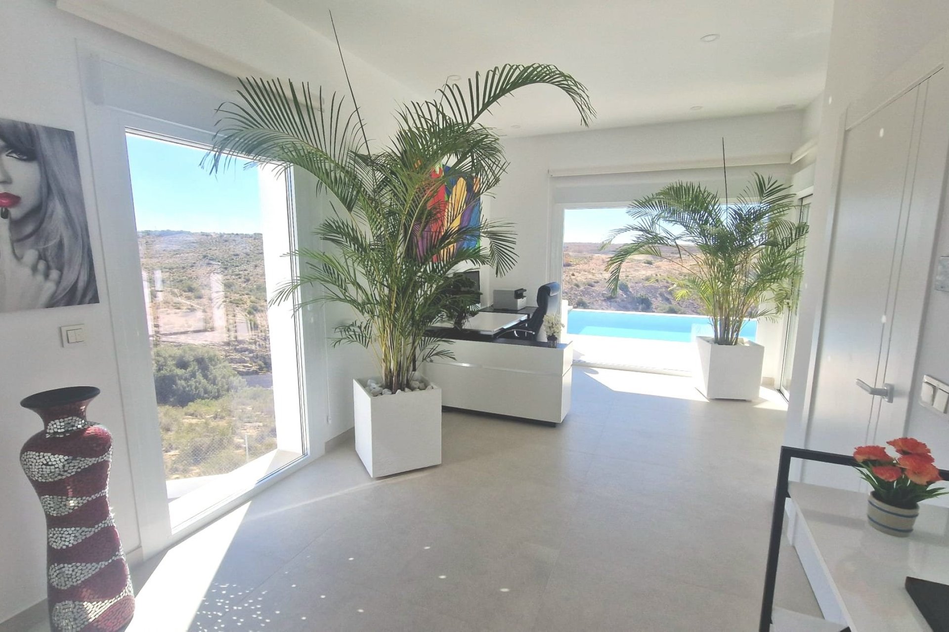 Villa de lujo en La Marina con vistas panorámicas, piscina y cerca de la playa