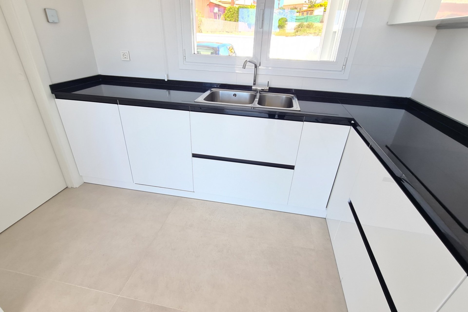 Villa de lujo en La Marina con vistas panorámicas, piscina y cerca de la playa