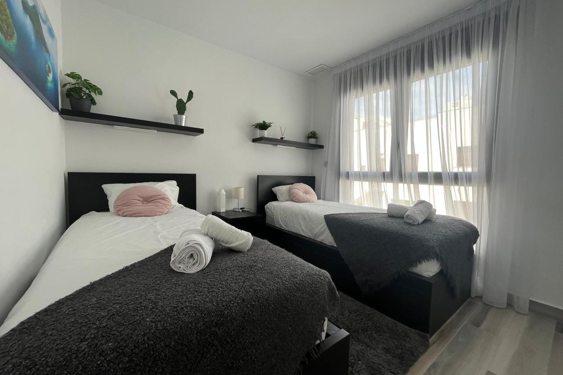 Villa de lujo en Torrevieja con piscina privada, vistas al mar y licencia turística