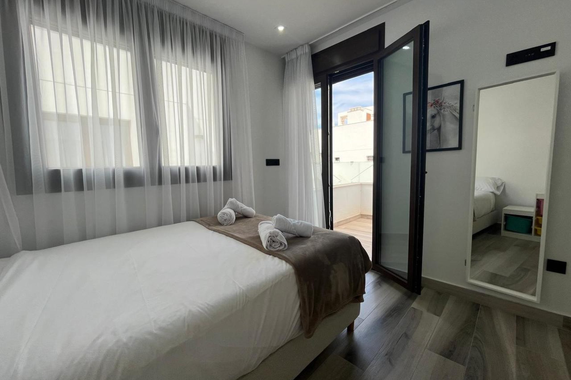 Villa de lujo en Torrevieja con piscina privada, vistas al mar y licencia turística