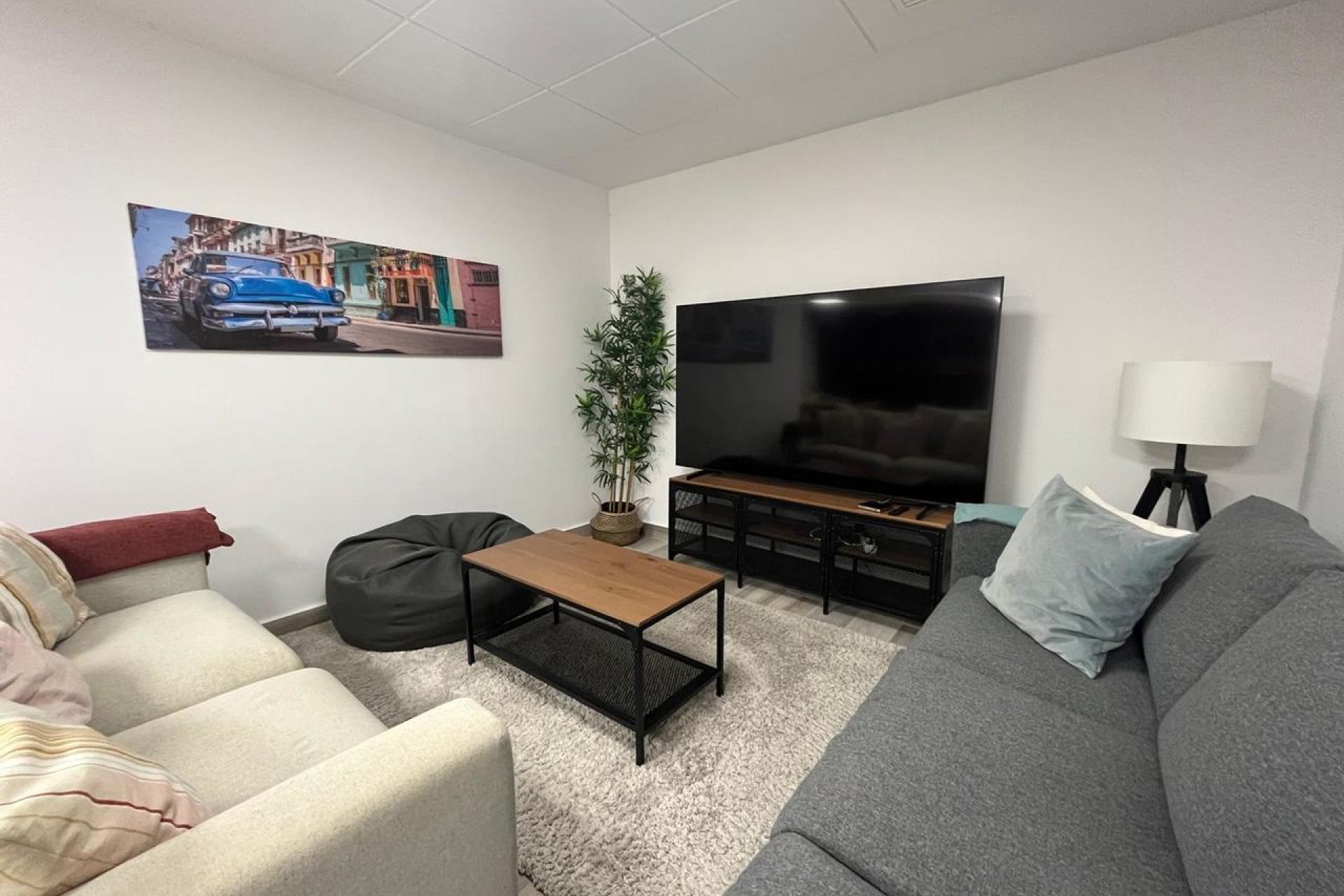 Villa de lujo en Torrevieja con piscina privada, vistas al mar y licencia turística