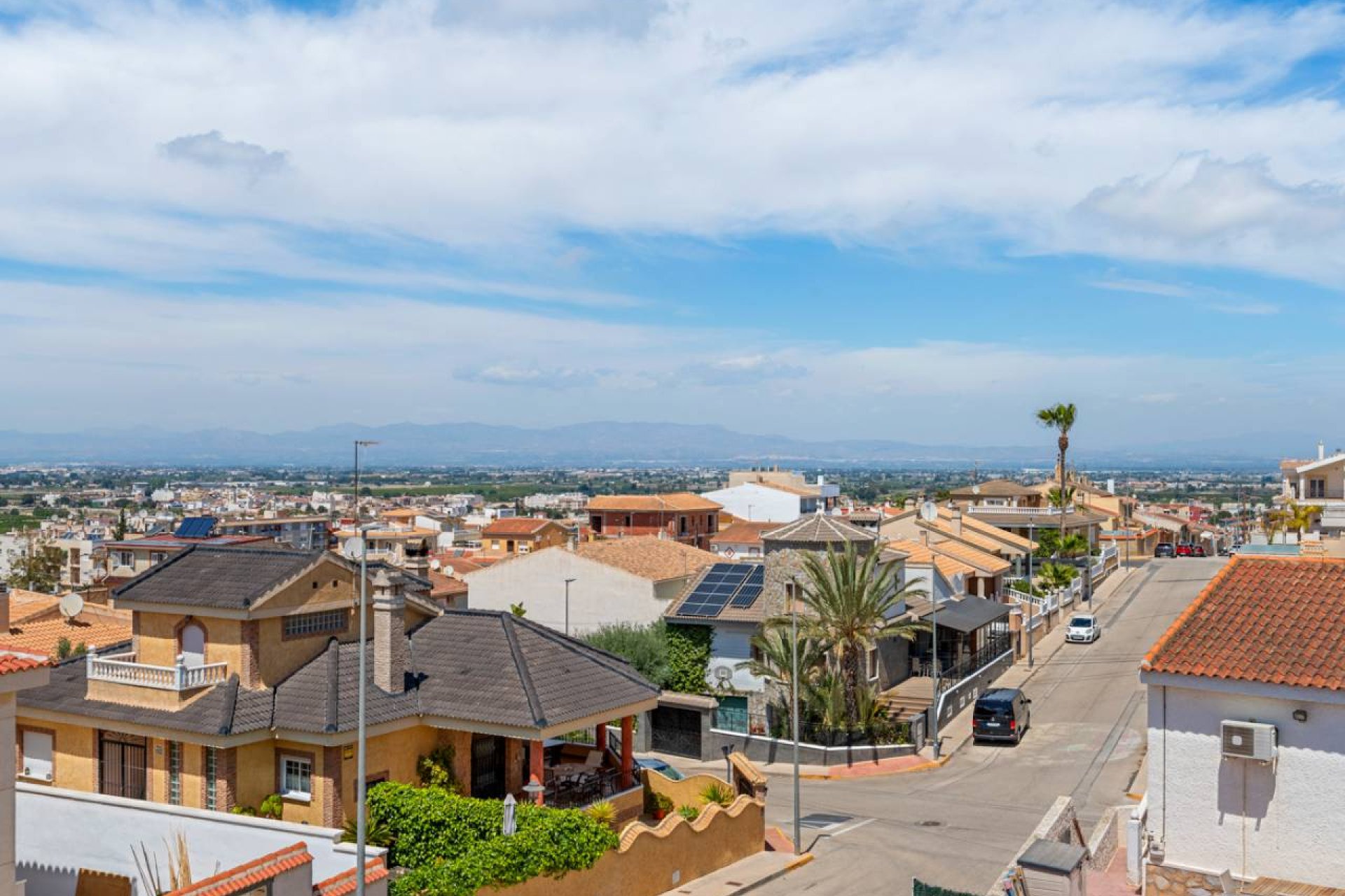 Villa de lujo independiente de 6 dormitorios, con piscina privada y apartamento independiente en Benijófar