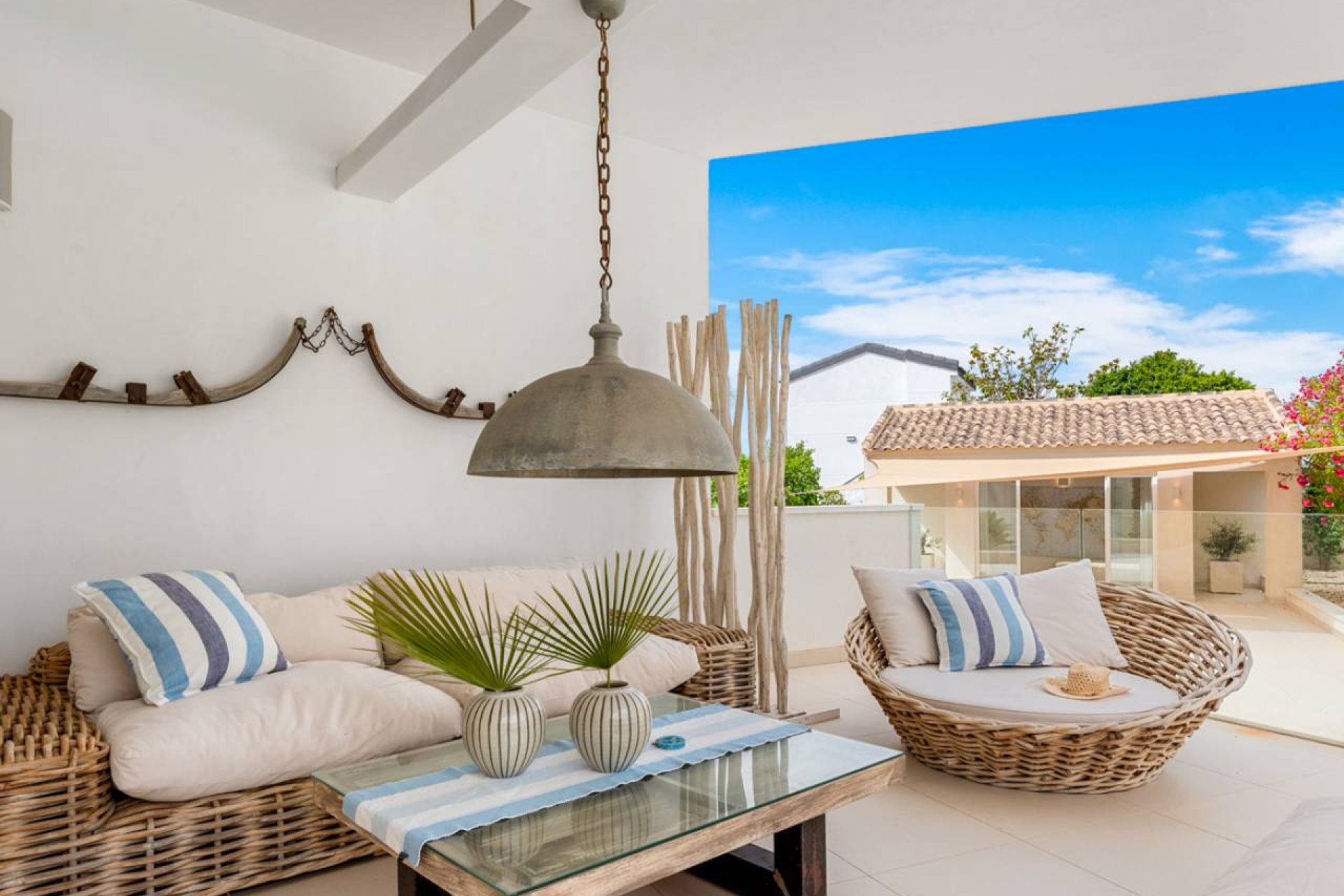 Villa de lujo totalmente renovada con vistas al mar, piscina y privacidad en Ciudad Quesada