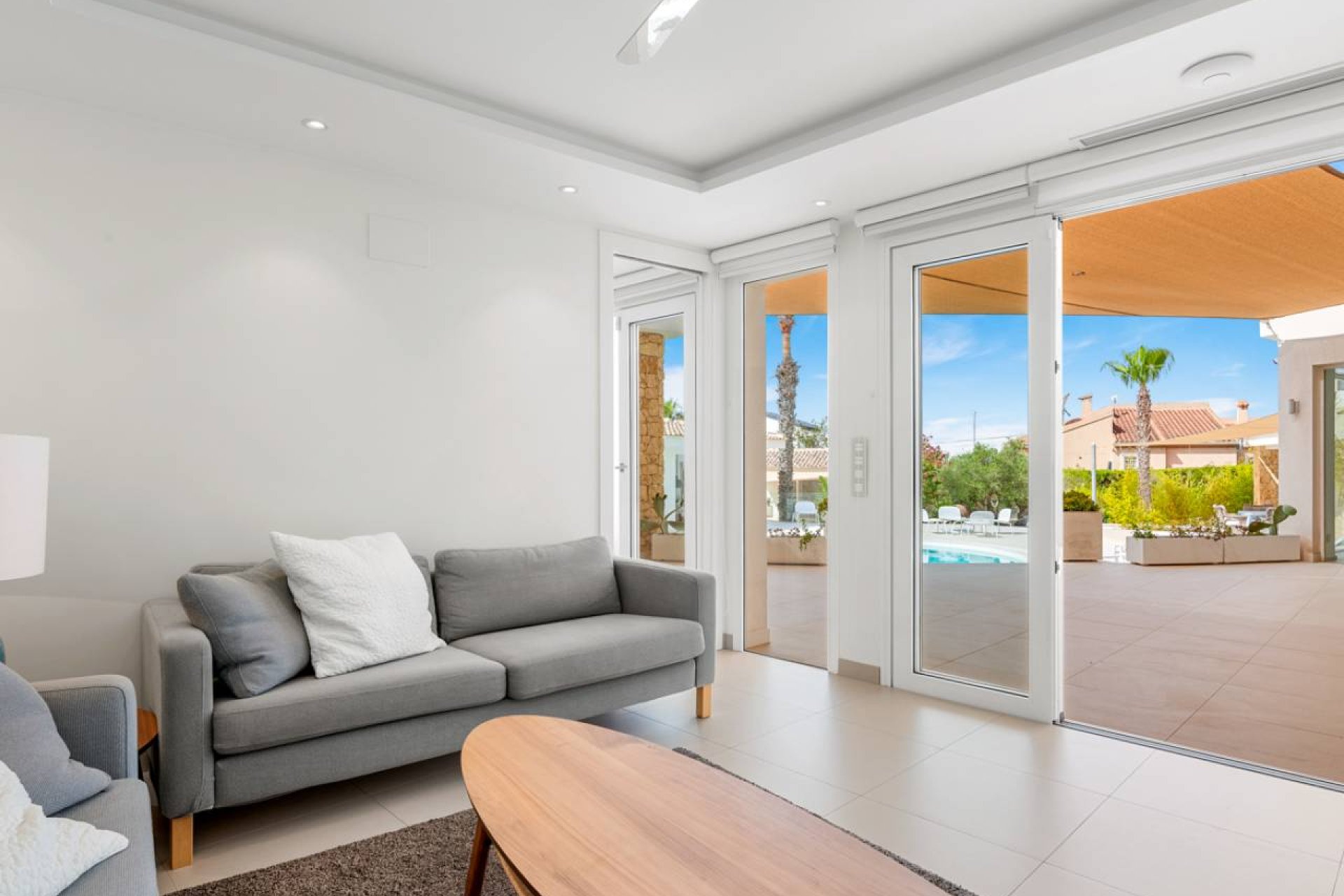 Villa de lujo totalmente renovada con vistas al mar, piscina y privacidad en Ciudad Quesada