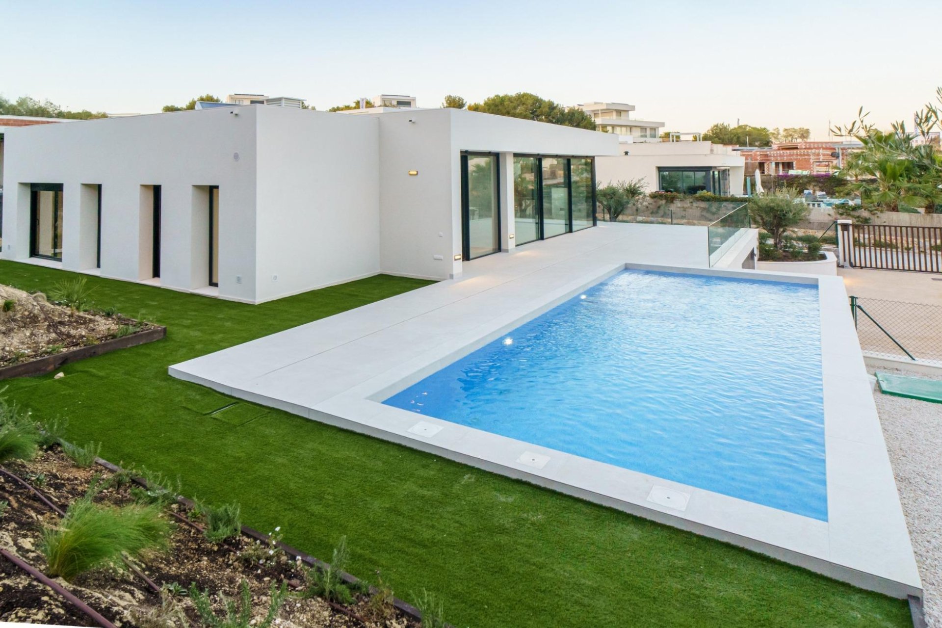 Villa de obra nueva en Las Colinas Golf