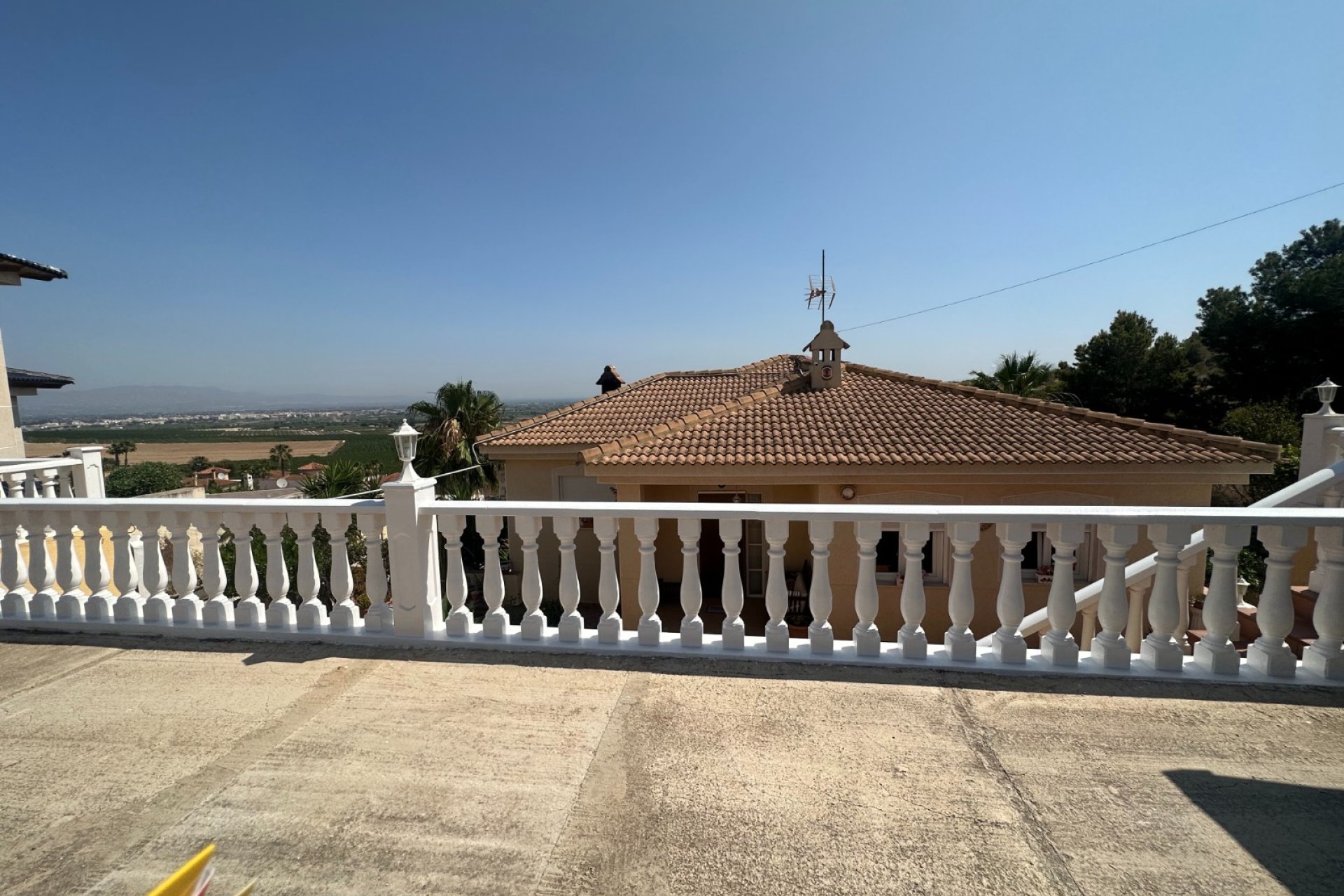 Villa en Algorfa con piscina privada, 3 dormitorios y un amplio jardín