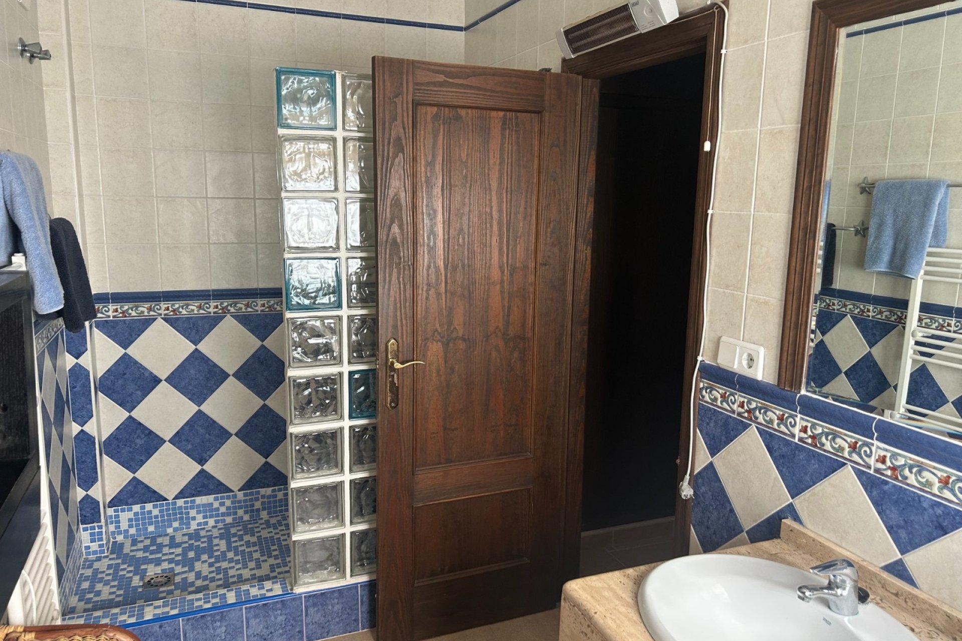 Villa en Algorfa con piscina privada, 3 dormitorios y un amplio jardín