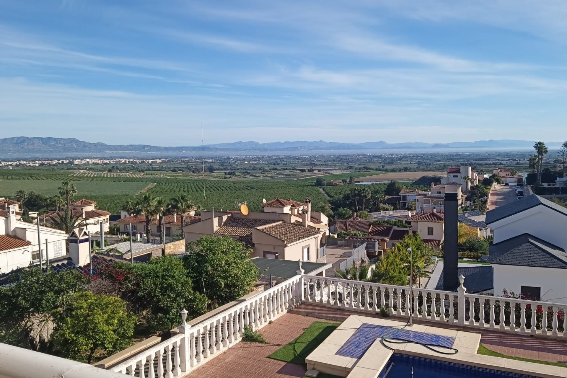 Villa en Algorfa con piscina privada, 3 dormitorios y un amplio jardín