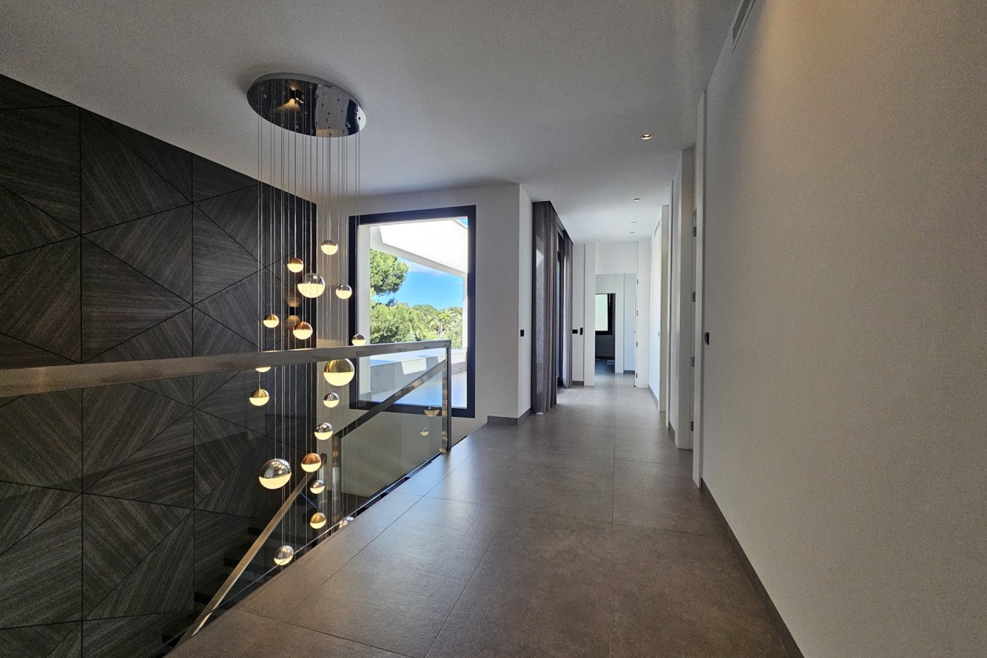 Villa exclusiva frente al mar en Cabo Roig con vistas panorámicas y piscina privada