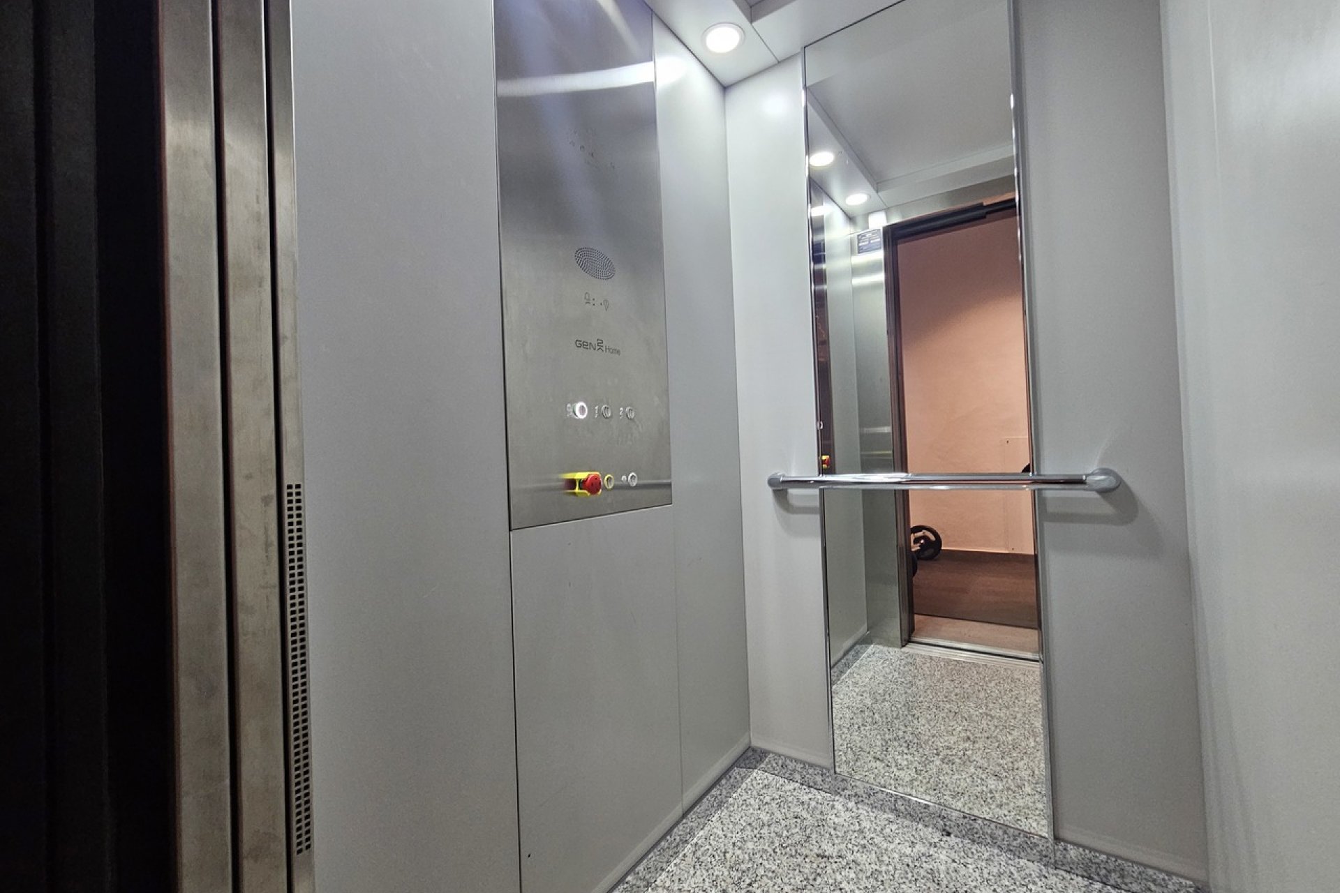 Villa exclusiva frente al mar en Cabo Roig con vistas panorámicas y piscina privada