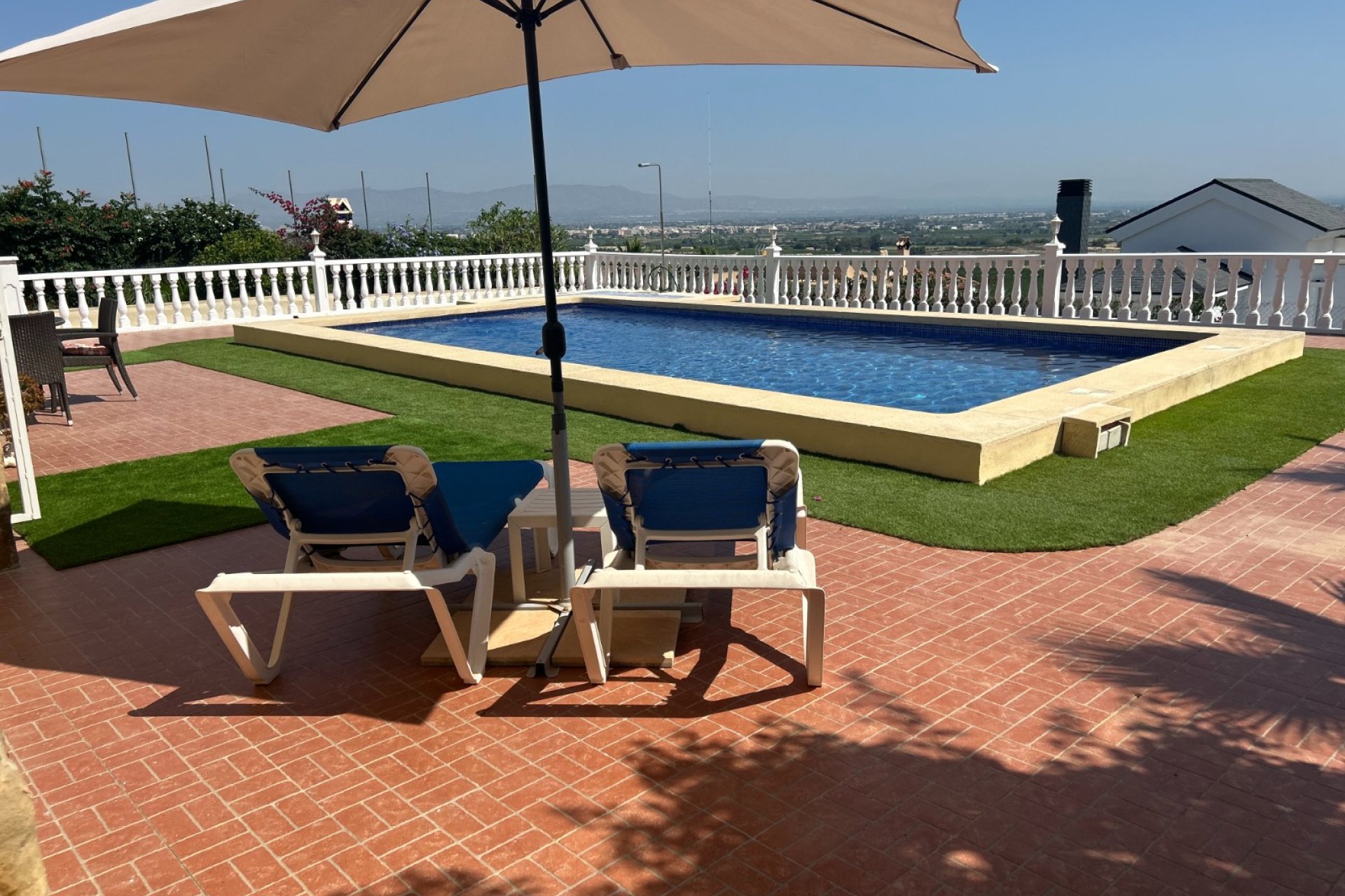  ﻿Villa in Algorfa met privézwembad, 3 slaapkamers en ruime tuin