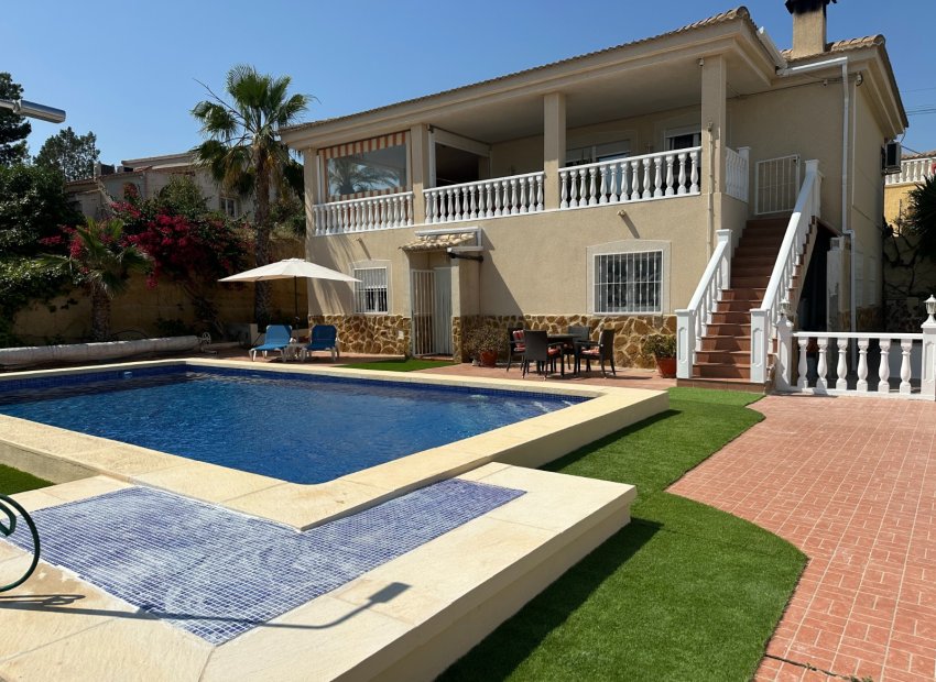 Villa in Algorfa with a private pool, 3 bedrooms, and a spacious garden