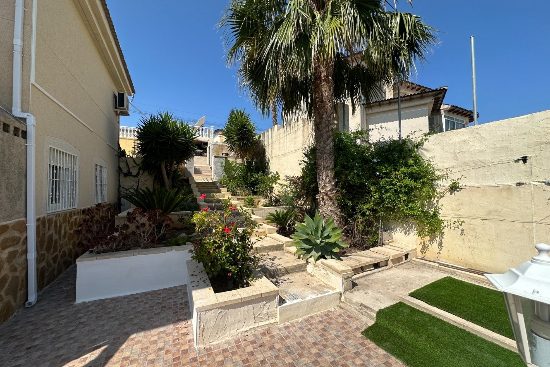 Villa in Algorfa with a private pool, 3 bedrooms, and a spacious garden