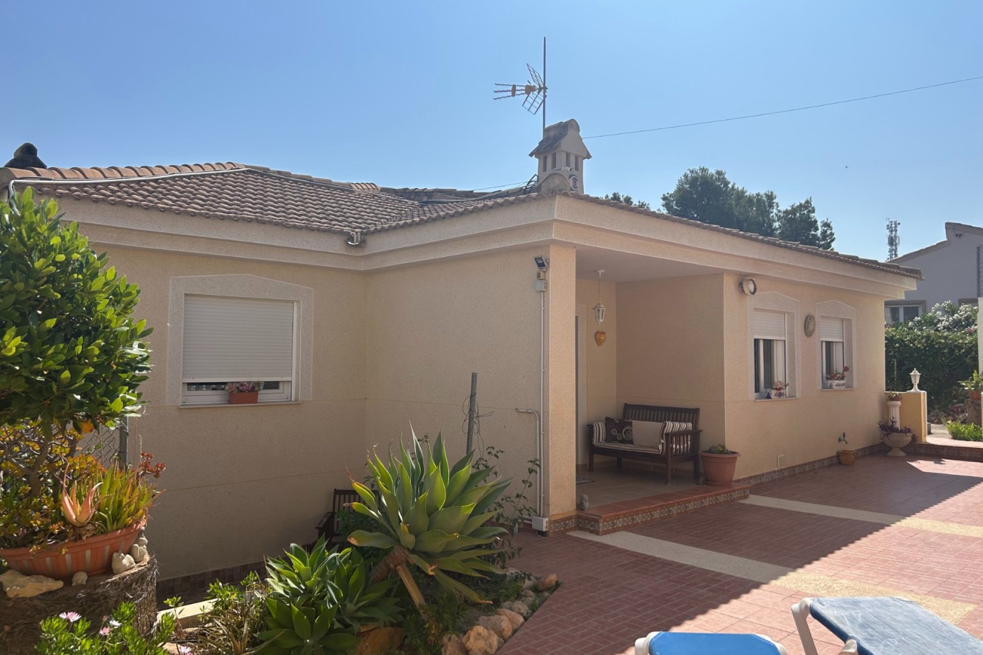 Villa in Algorfa with a private pool, 3 bedrooms, and a spacious garden