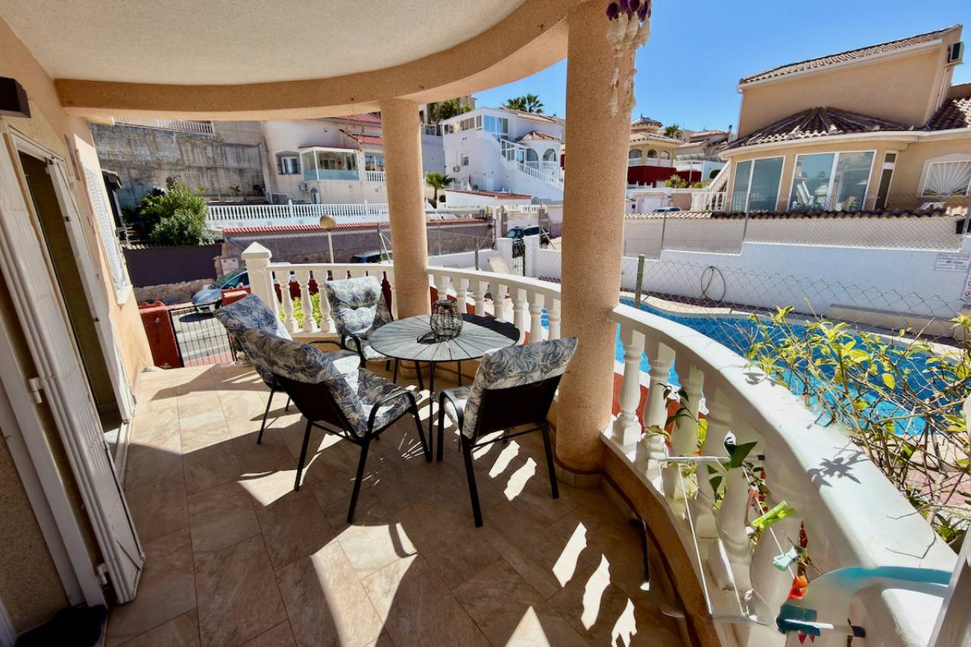 Villa independiente con jardín y solárium en Ciudad Quesada, cerca del campo de golf y la playa