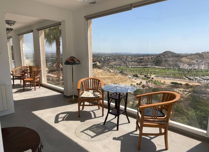 Villa independiente con piscina privada y vistas panorámicas en Ciudad Quesada