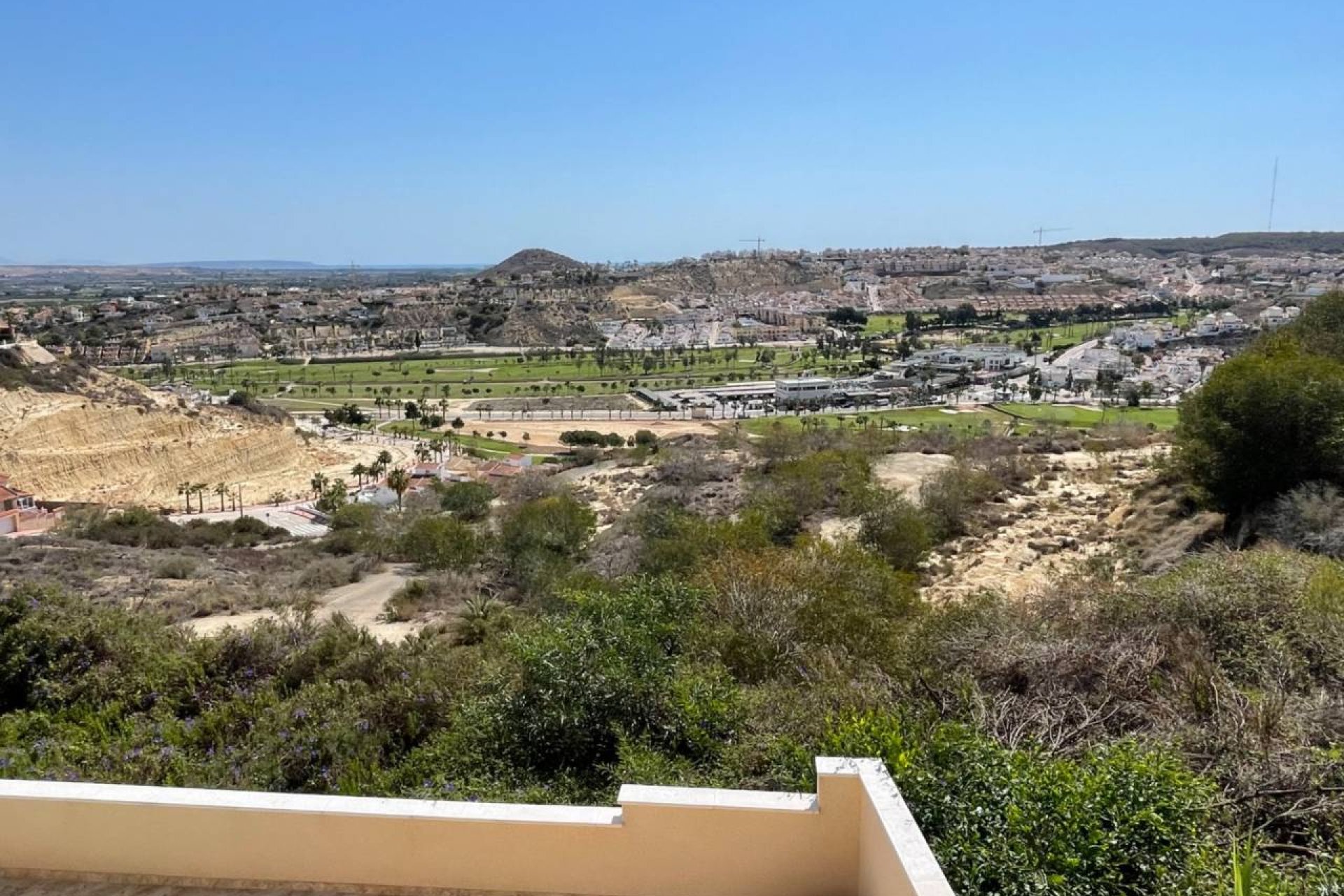 Villa independiente con piscina privada y vistas panorámicas en Ciudad Quesada