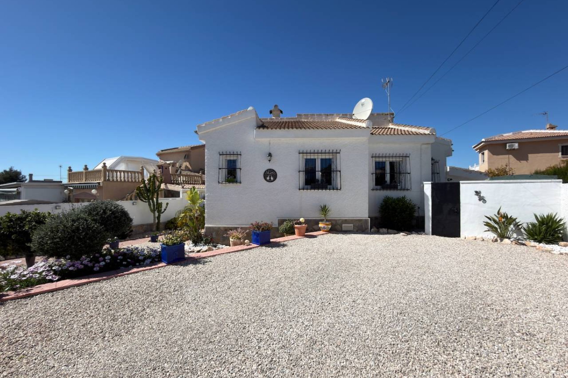 Villa independiente de 3 dormitorios con jardín privado y piscina en Ciudad Quesada