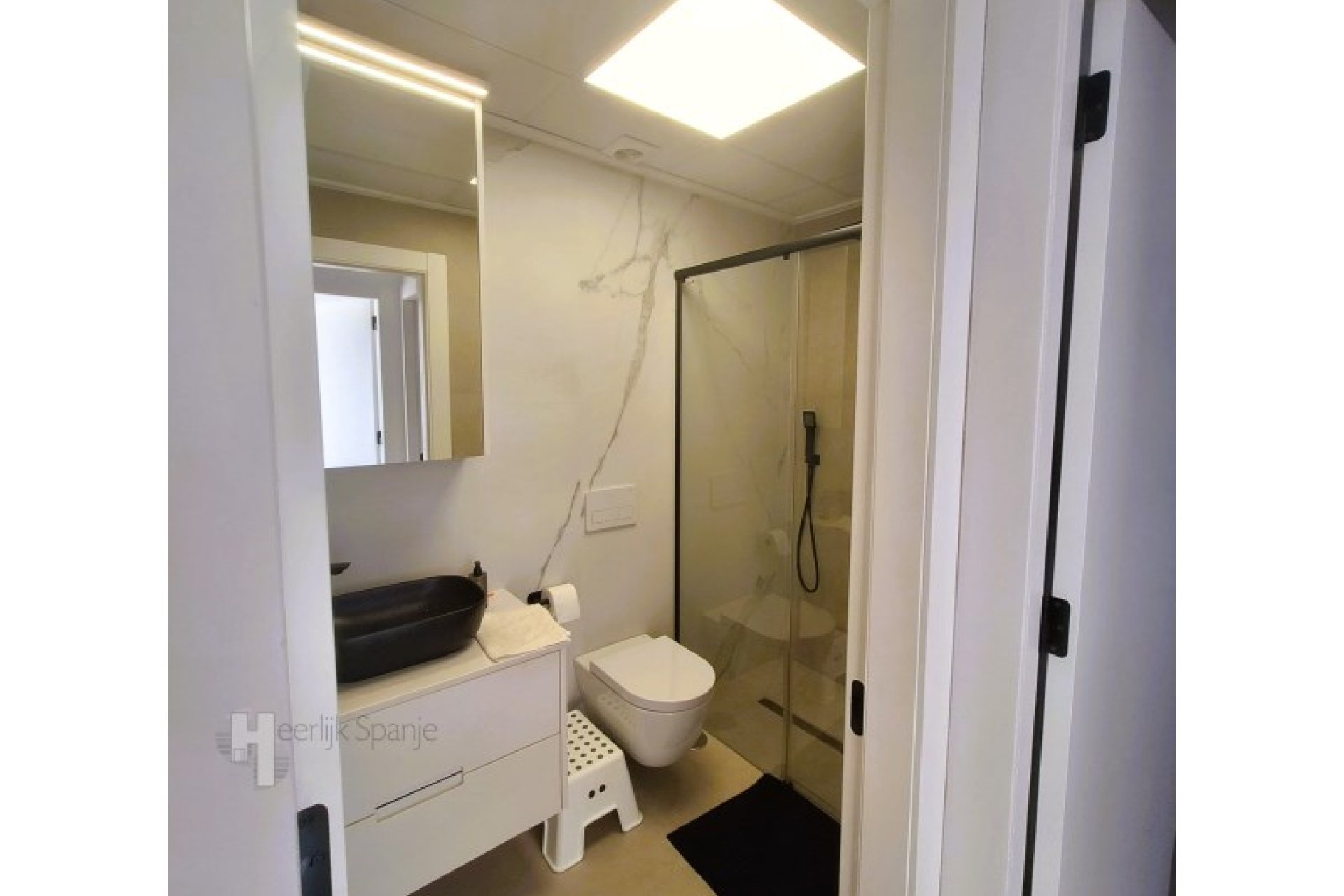 Villa lista para entrar a vivir con piscina privada y azotea cerca de la playa en San Javier