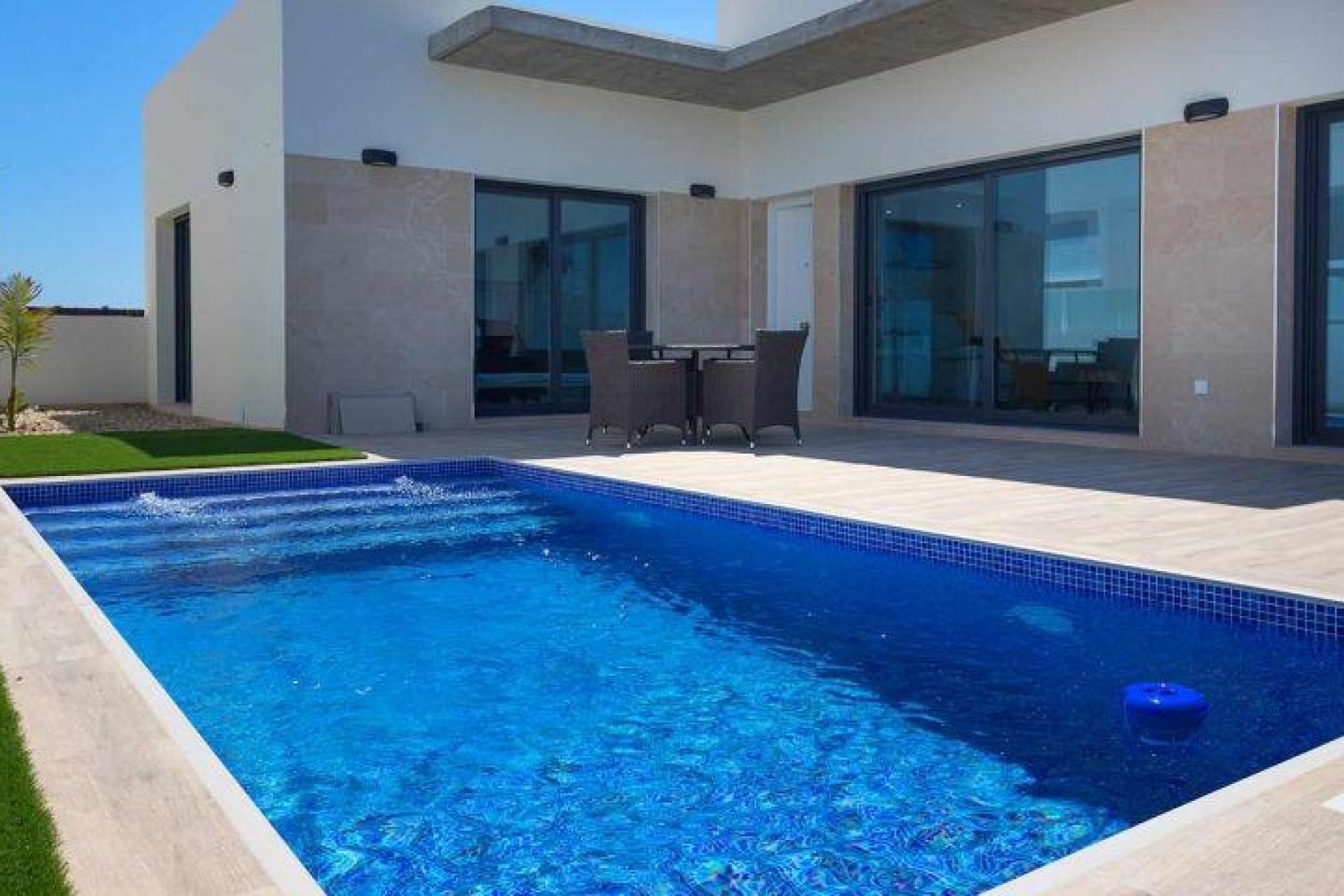 Villa Mediterránea de Obra Nueva en Daya Nueva