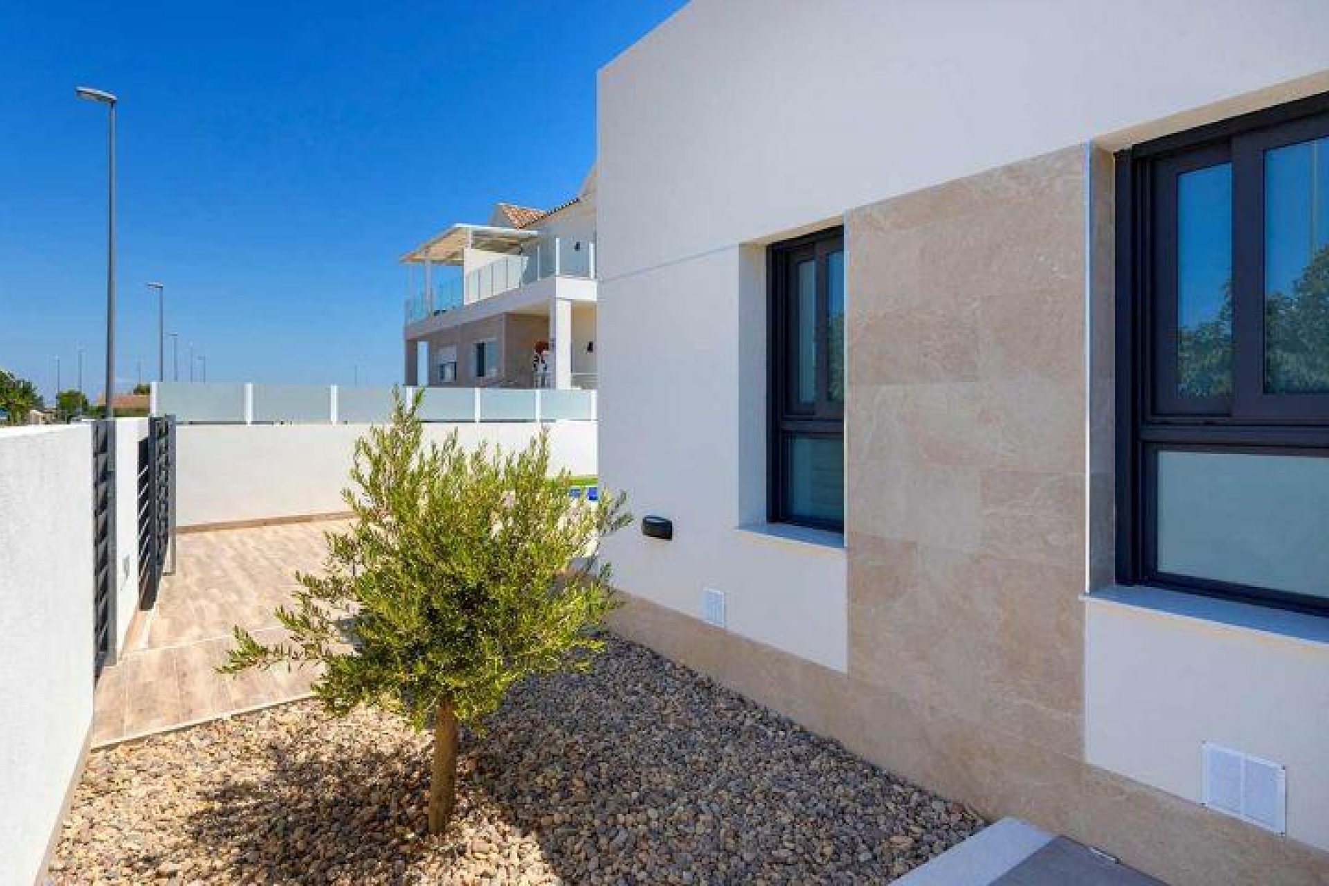 Villa Mediterránea de Obra Nueva en Daya Nueva