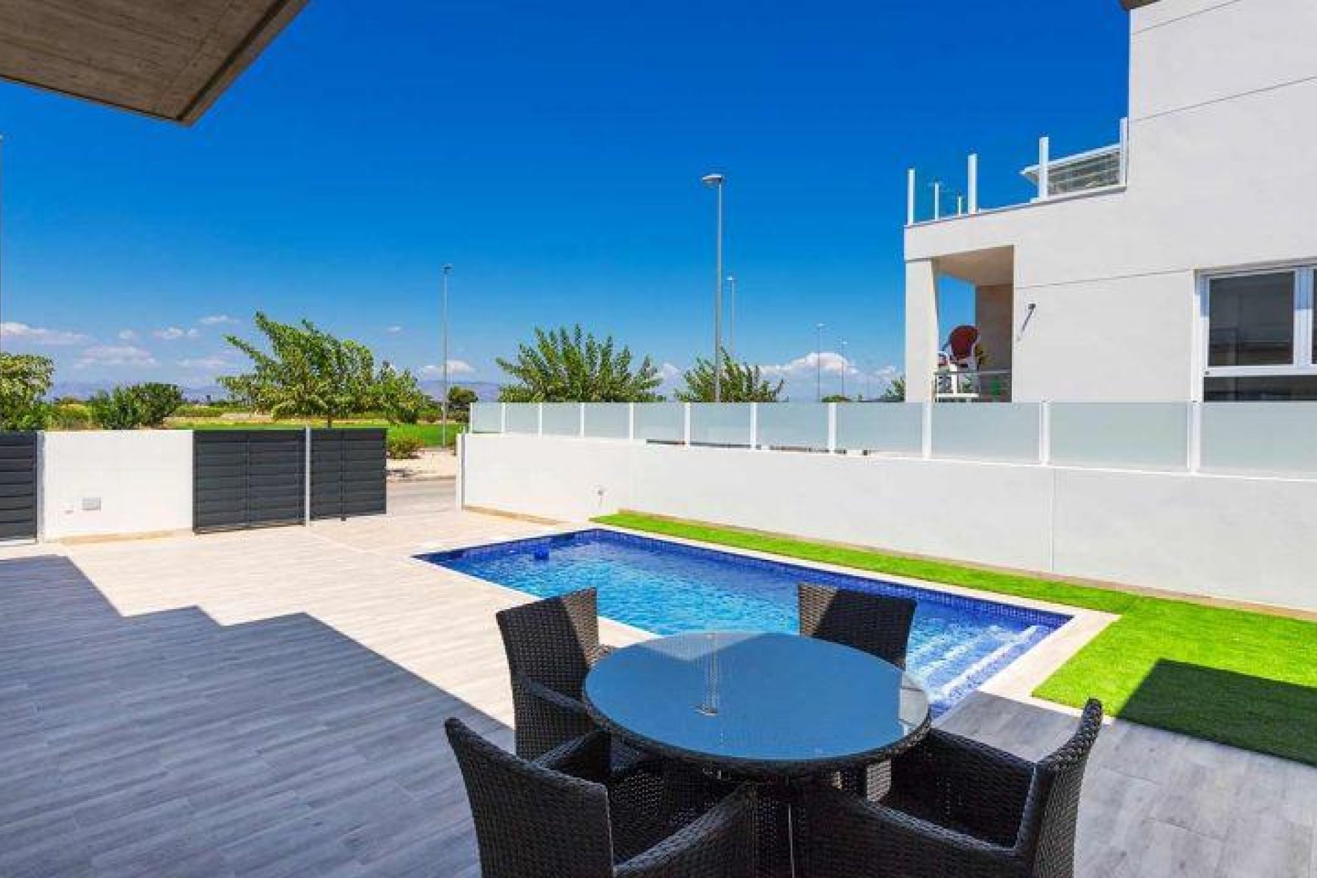 Villa Mediterránea de Obra Nueva en Daya Nueva