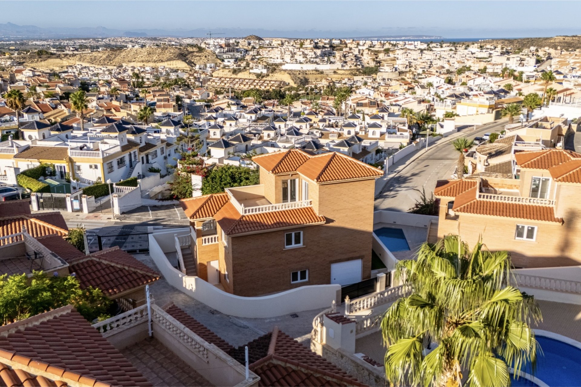 Villa moderna con piscina privada en Ciudad Quesada, cerca del campo de golf