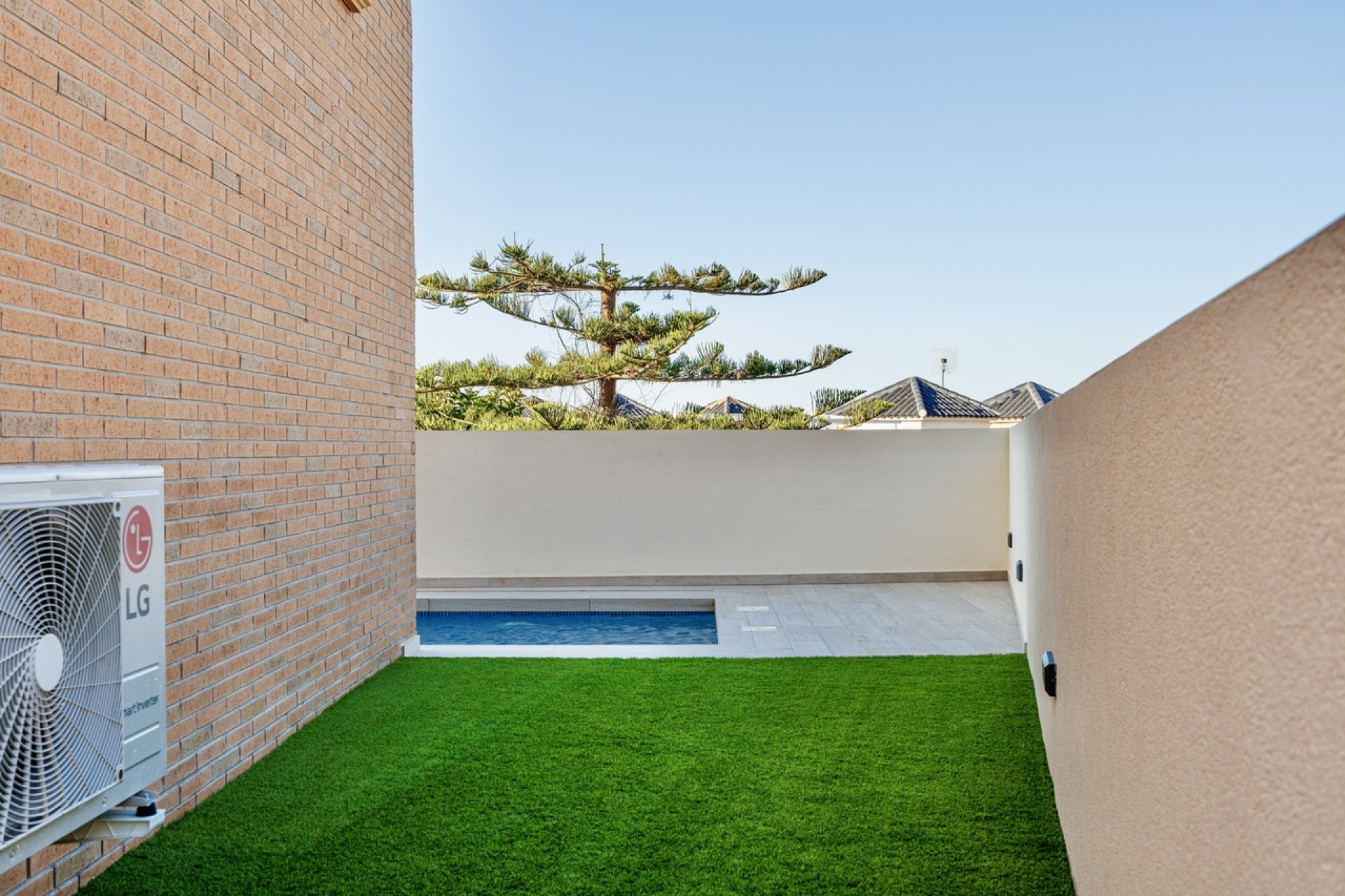 Villa moderna con piscina privada en Ciudad Quesada, cerca del campo de golf