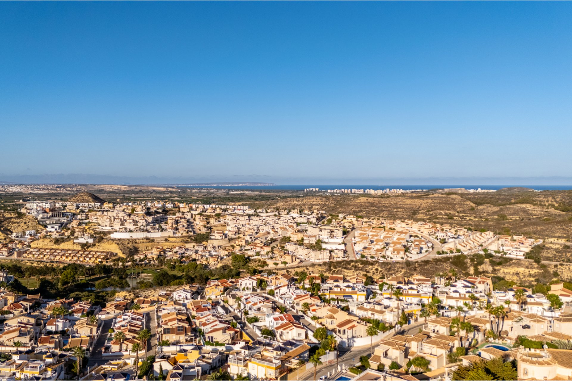 Villa moderna con piscina privada en Ciudad Quesada, cerca del campo de golf