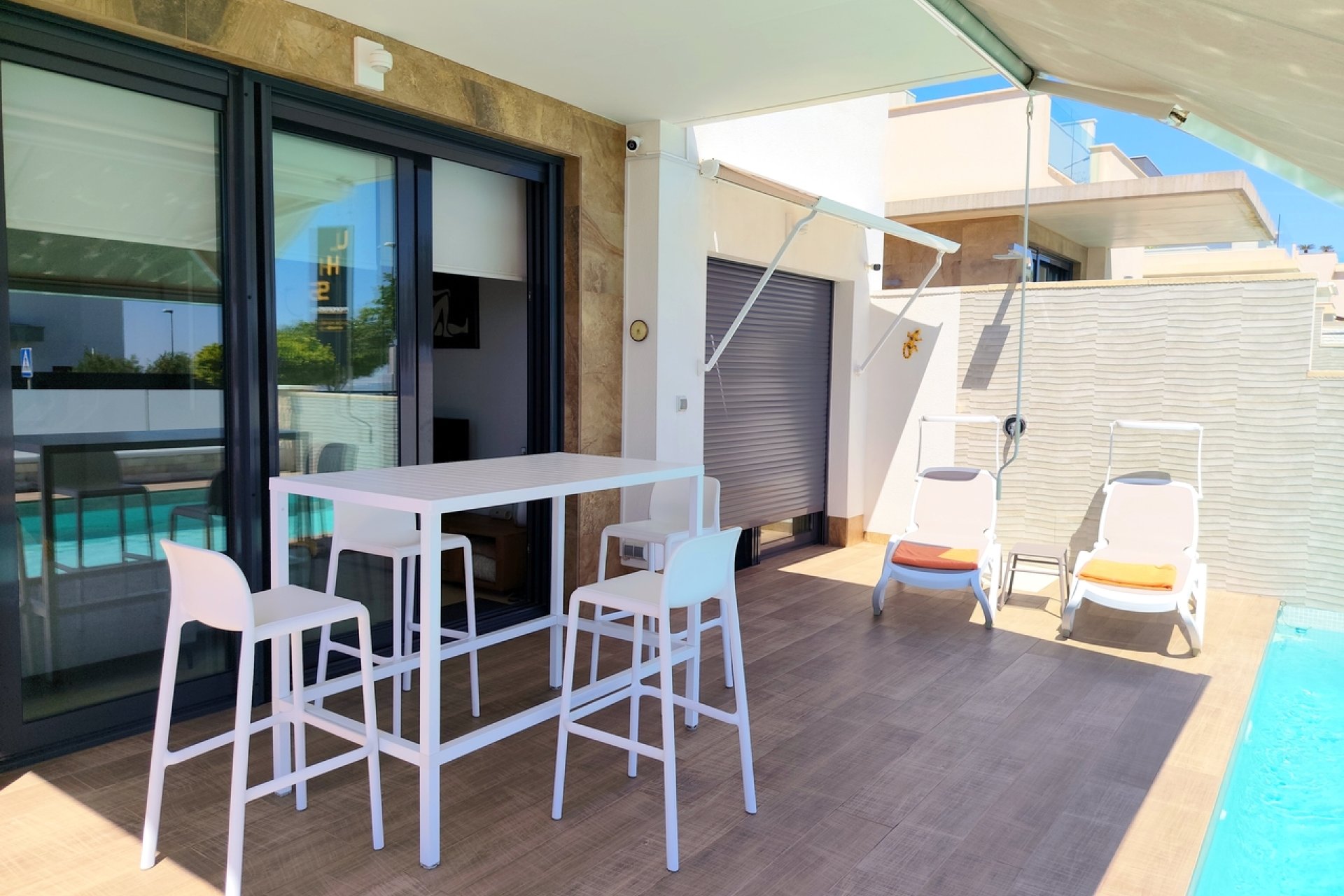 Villa moderna con piscina privada en San Miguel de Salinas