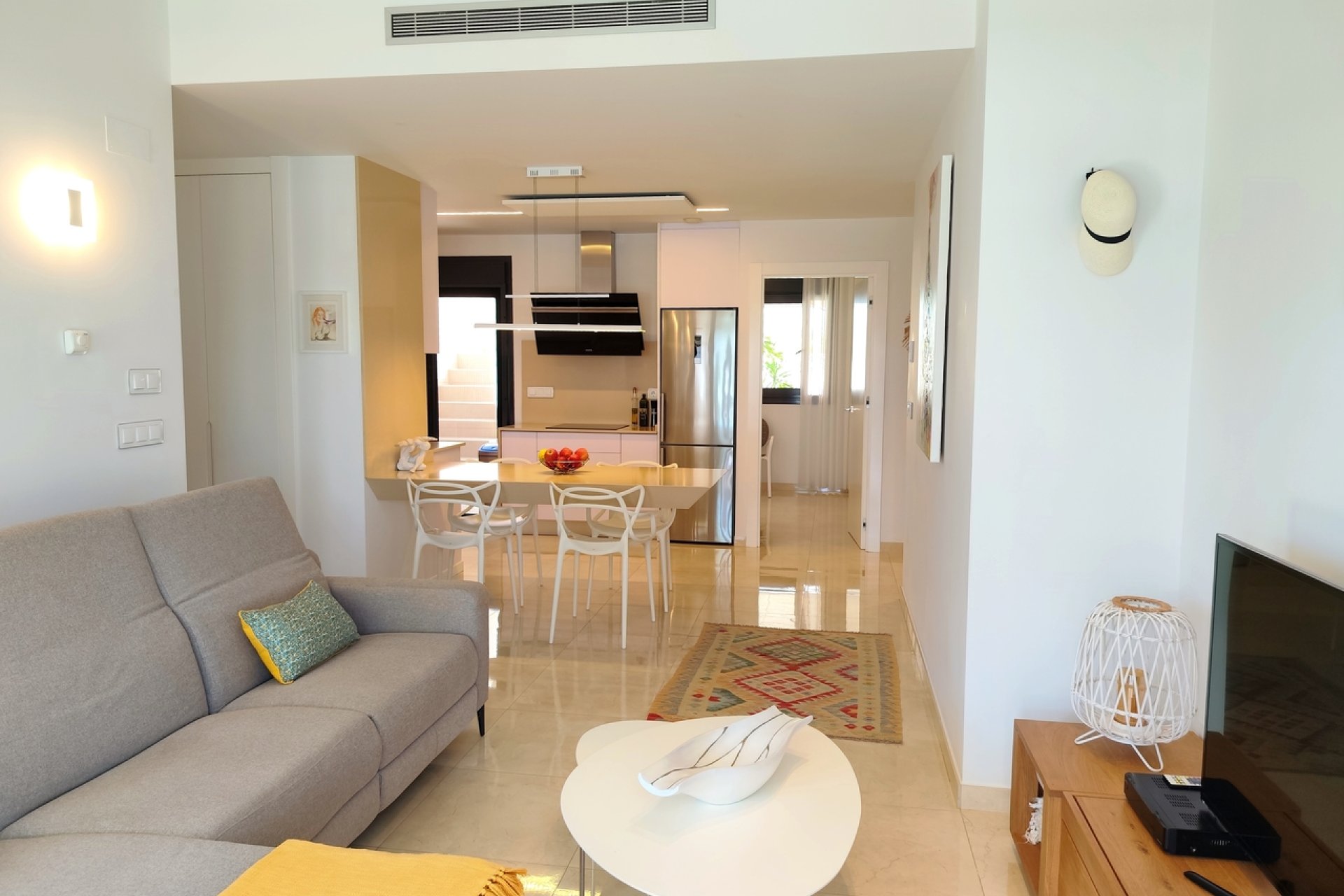 Villa moderna con piscina privada en San Miguel de Salinas