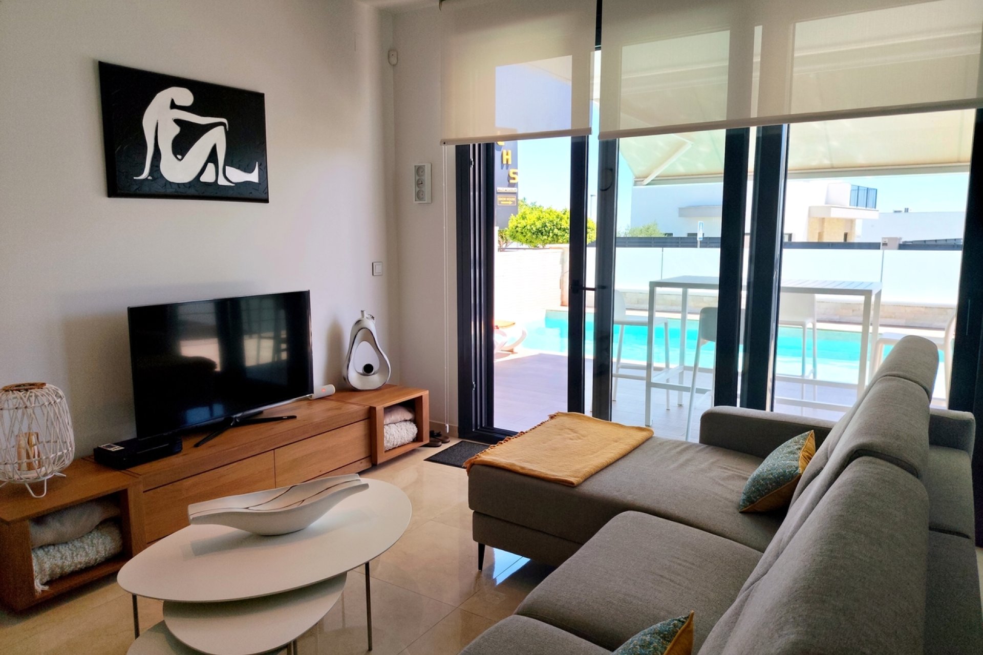 Villa moderna con piscina privada en San Miguel de Salinas