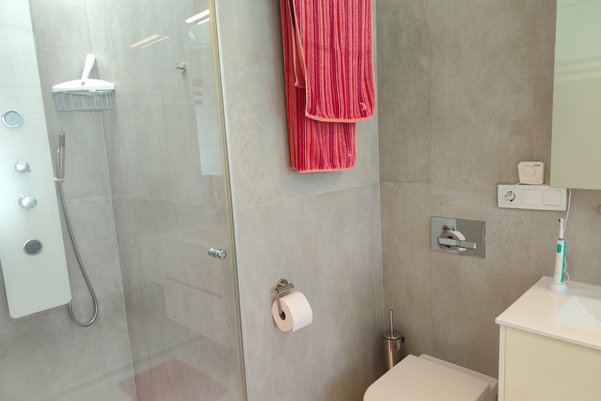 Villa moderna con piscina privada en San Miguel de Salinas