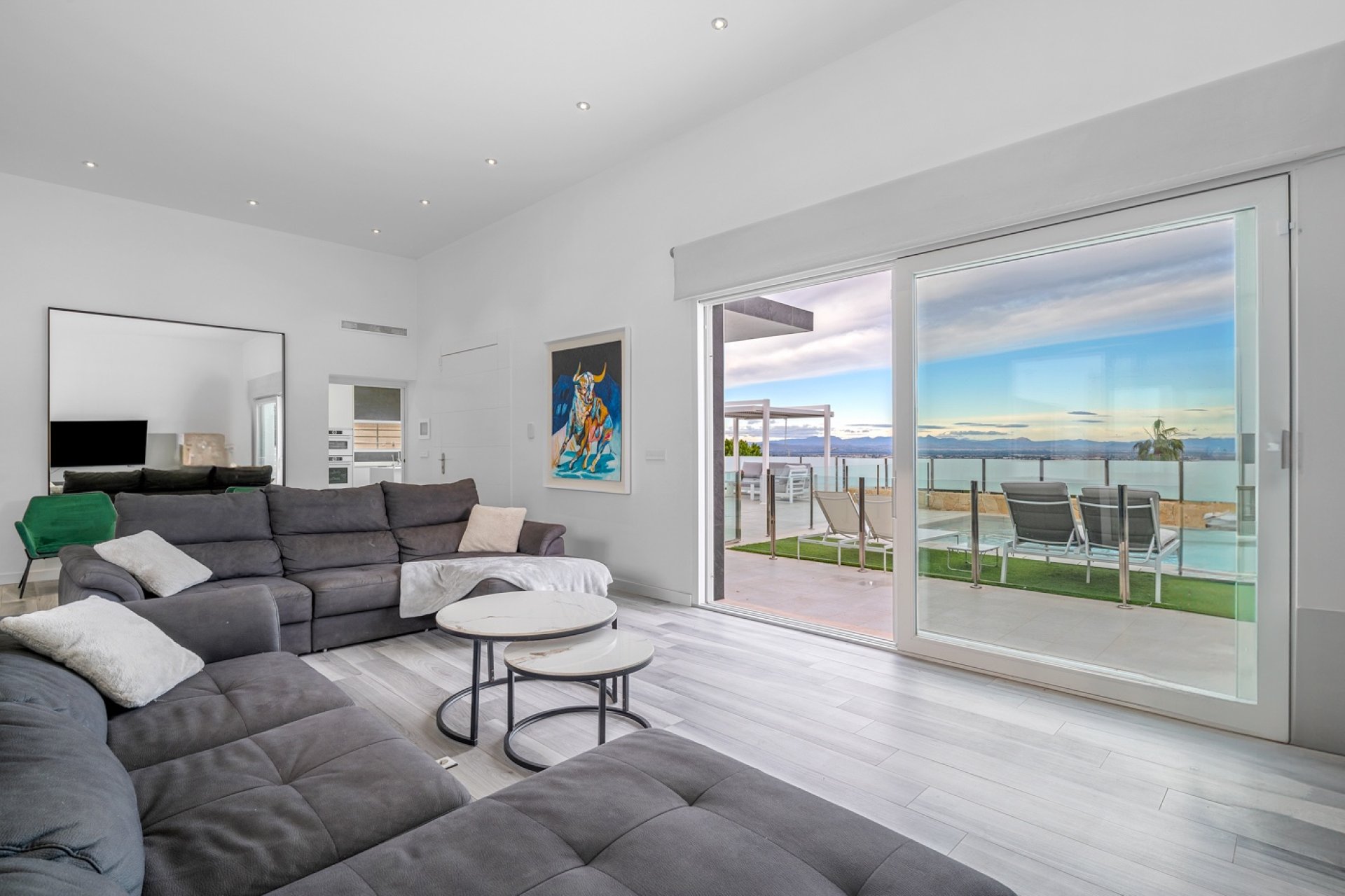 Villa moderna con piscina privada, vistas y acabados de lujo en Algorfa, Alicante