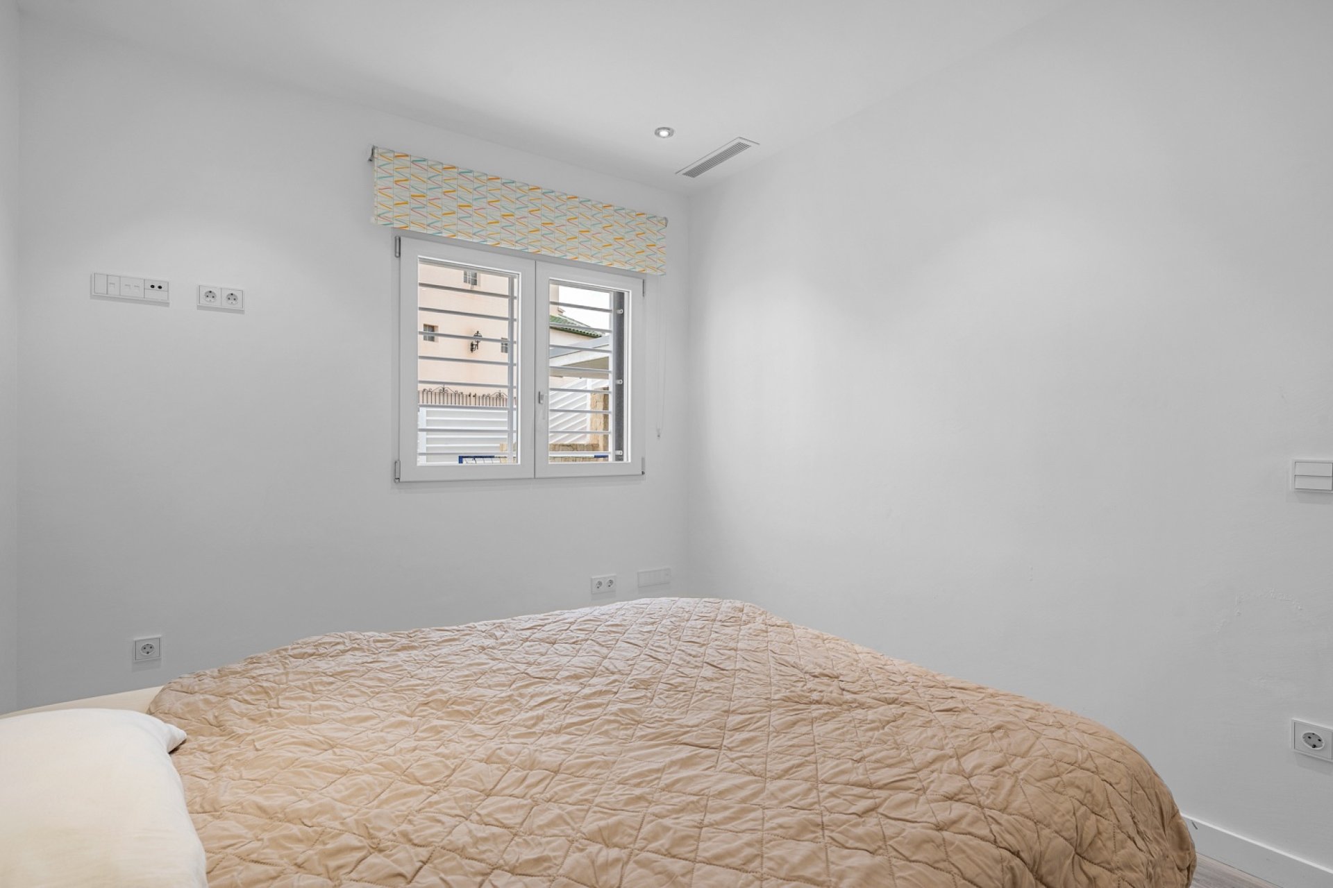 Villa moderna con piscina privada, vistas y acabados de lujo en Algorfa, Alicante