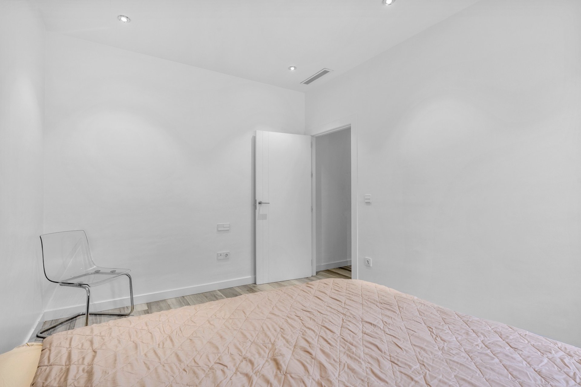 Villa moderna con piscina privada, vistas y acabados de lujo en Algorfa, Alicante