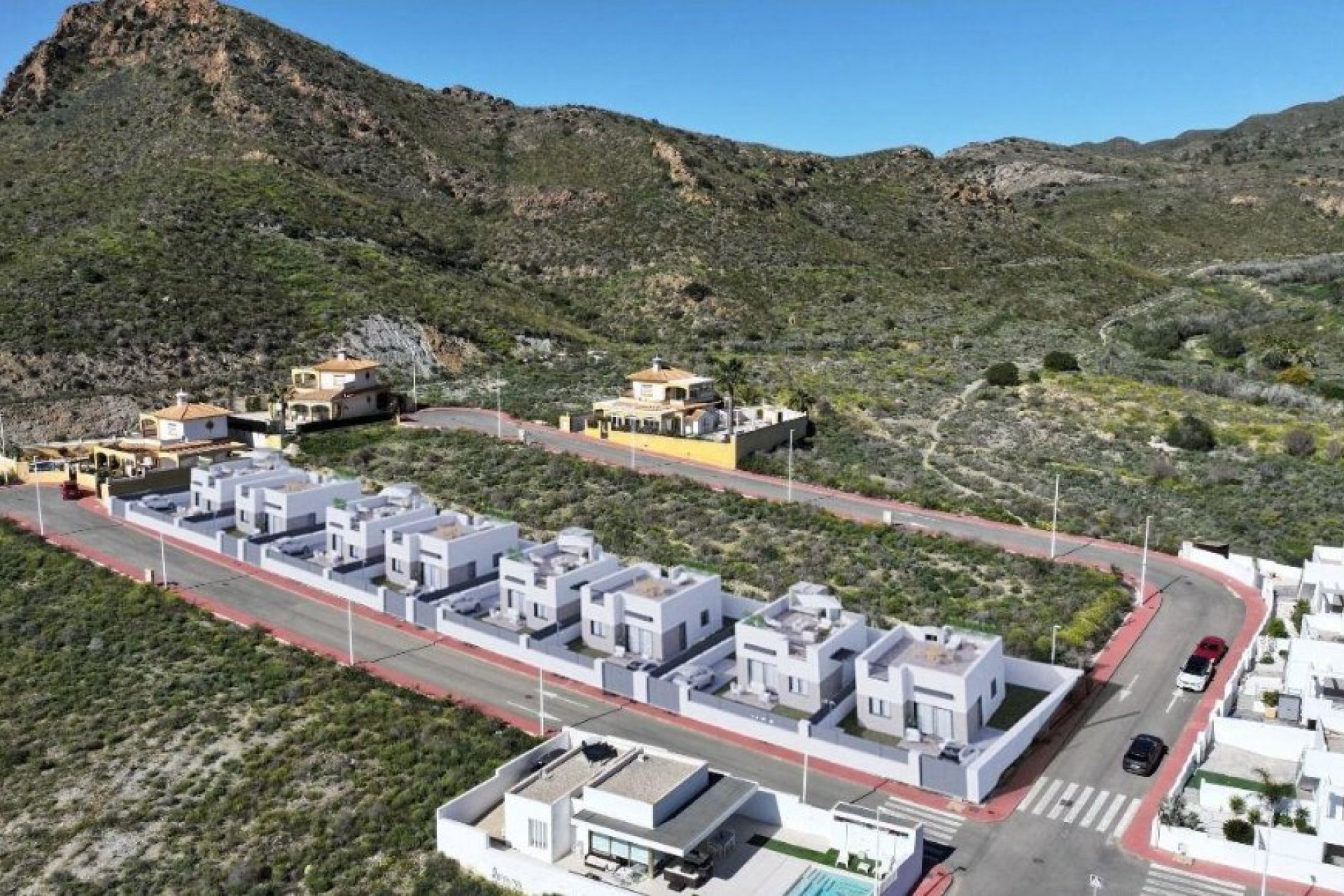 Villa moderna de 3 dormitorios con vistas a la ciudad en Mazarrón, cerca del campo de golf